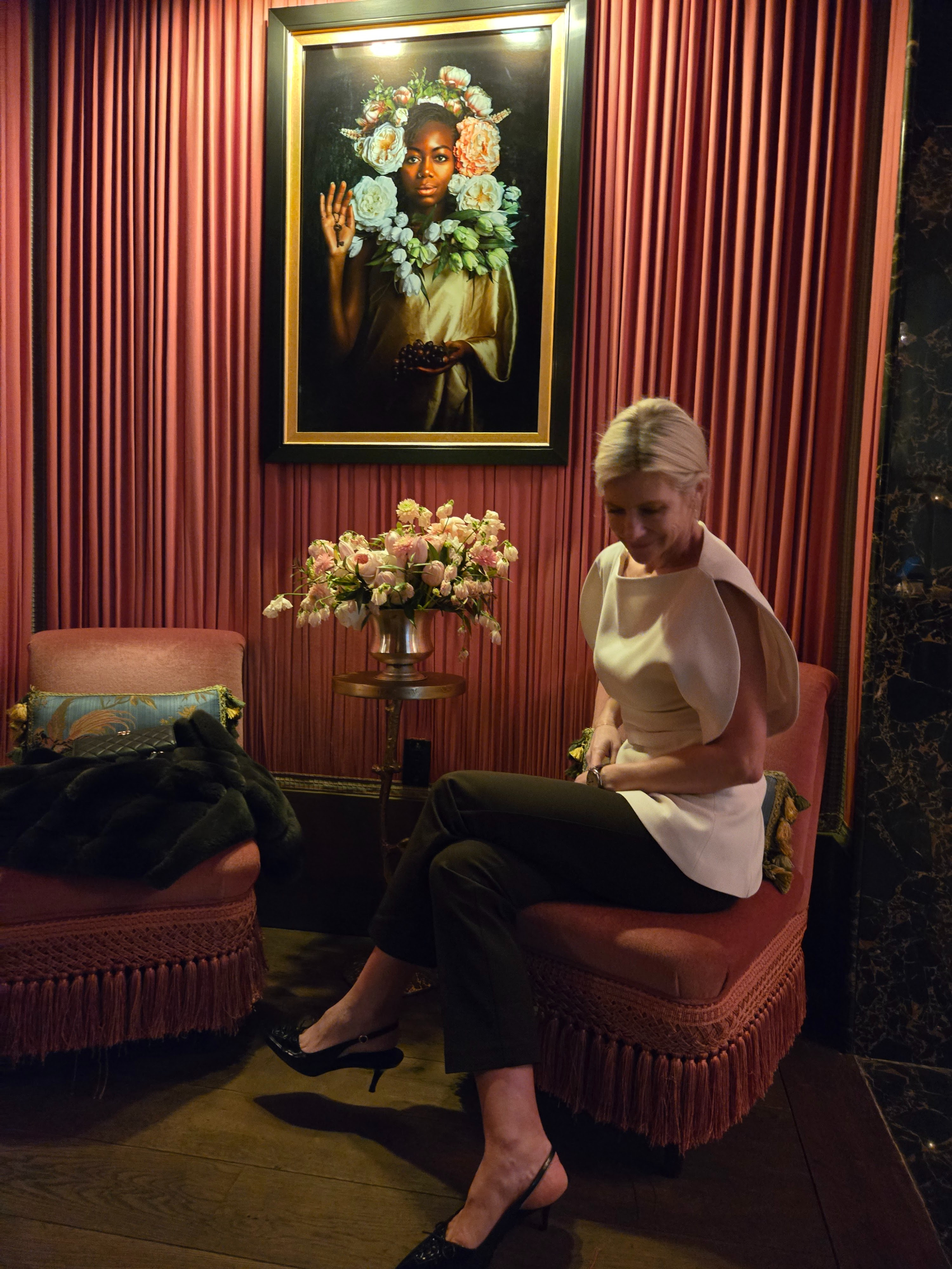 The perfect Zara top in the perfect hotel lobby - The Fifth Avenue Hotel! 

 #LTKgrwm #LTKootd #LTKOver40