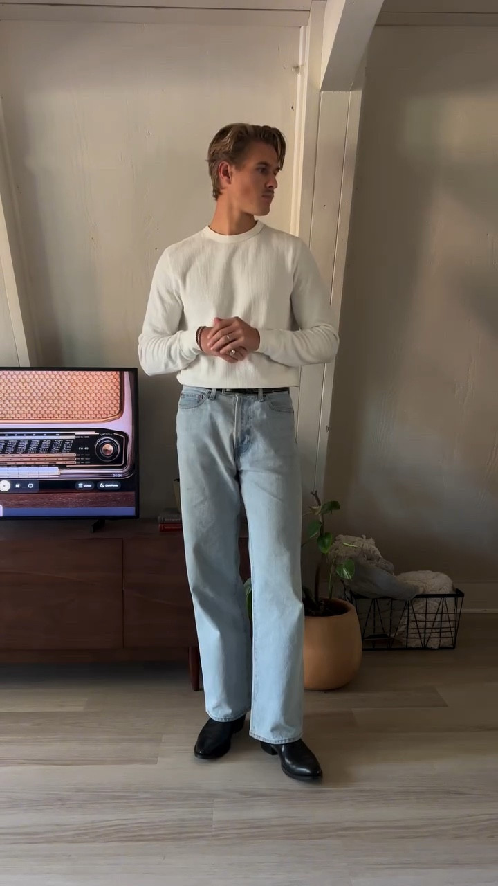 three fall essentials from @buckmason 

for sizing reference I am 6ft 165lbs for the thermal I wear a medium for the sweaters I wear a large. 

#mensfashion #fallfashion #mensstyle #sweaters #fallessentials