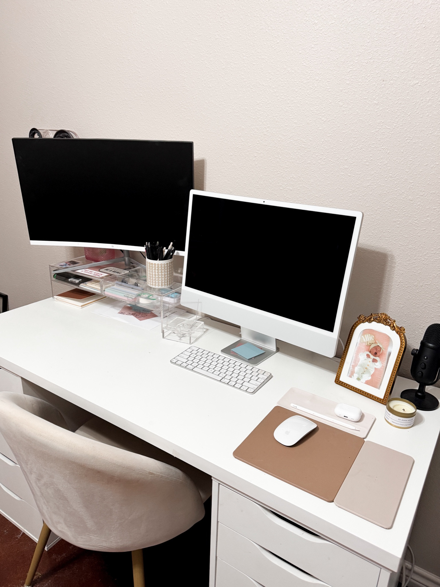 Home office inspo

#LTKFindsUnder50 #LTKMostLoved #LTKHome