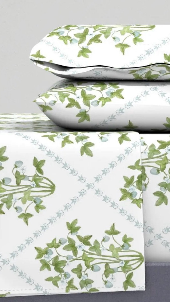 The cutest sheet set ever! These not only are gorgeous they are silky smooth! I’ve also linked a few other prints I love and coordinating throw pillows. 


#LTKHome