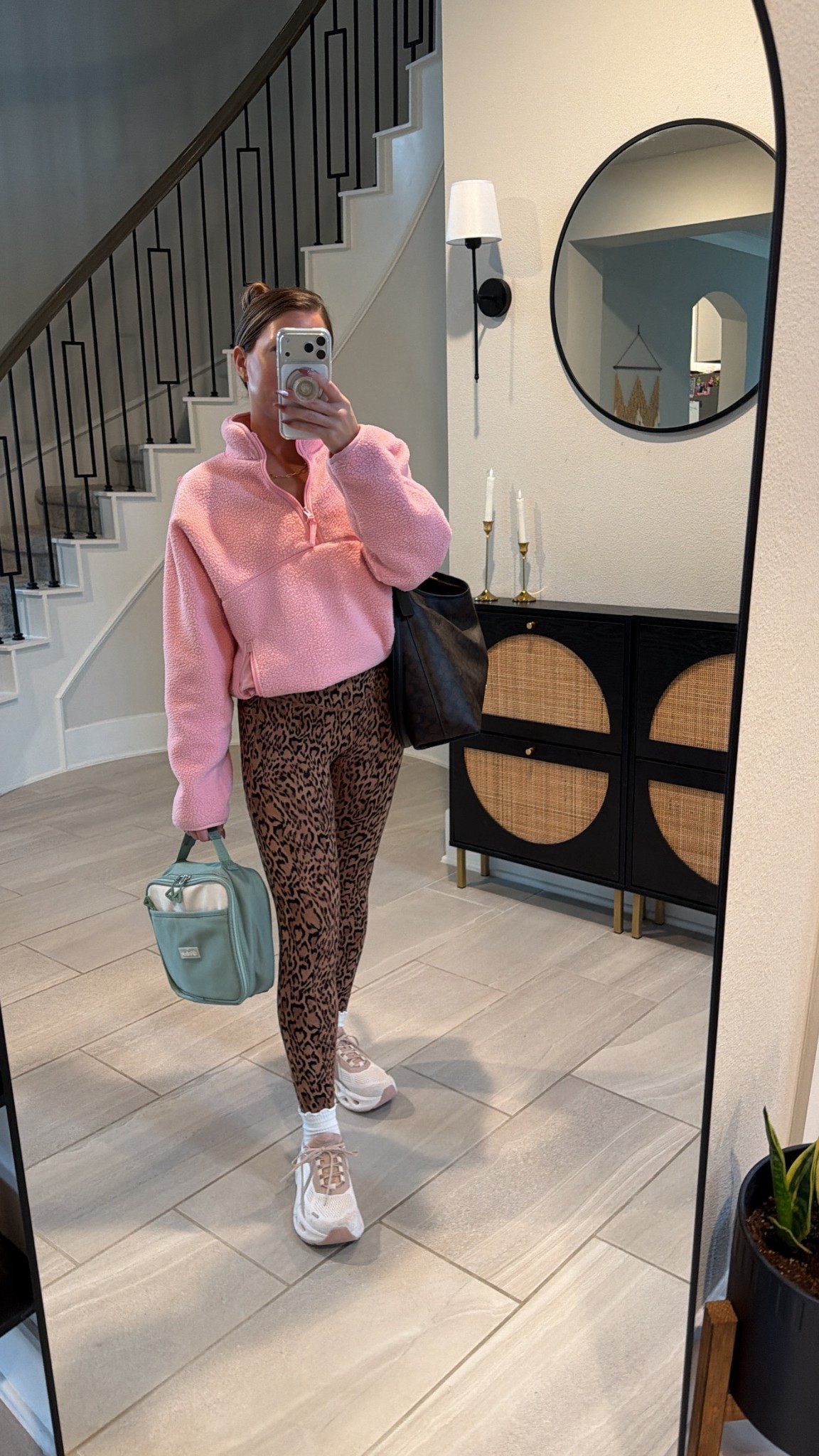 SAHM OOTD 🐆🌸 Sis forgot her lunch at home so had to run it up to the school. 

#LTKootd #LTKActive #LTKmomlife