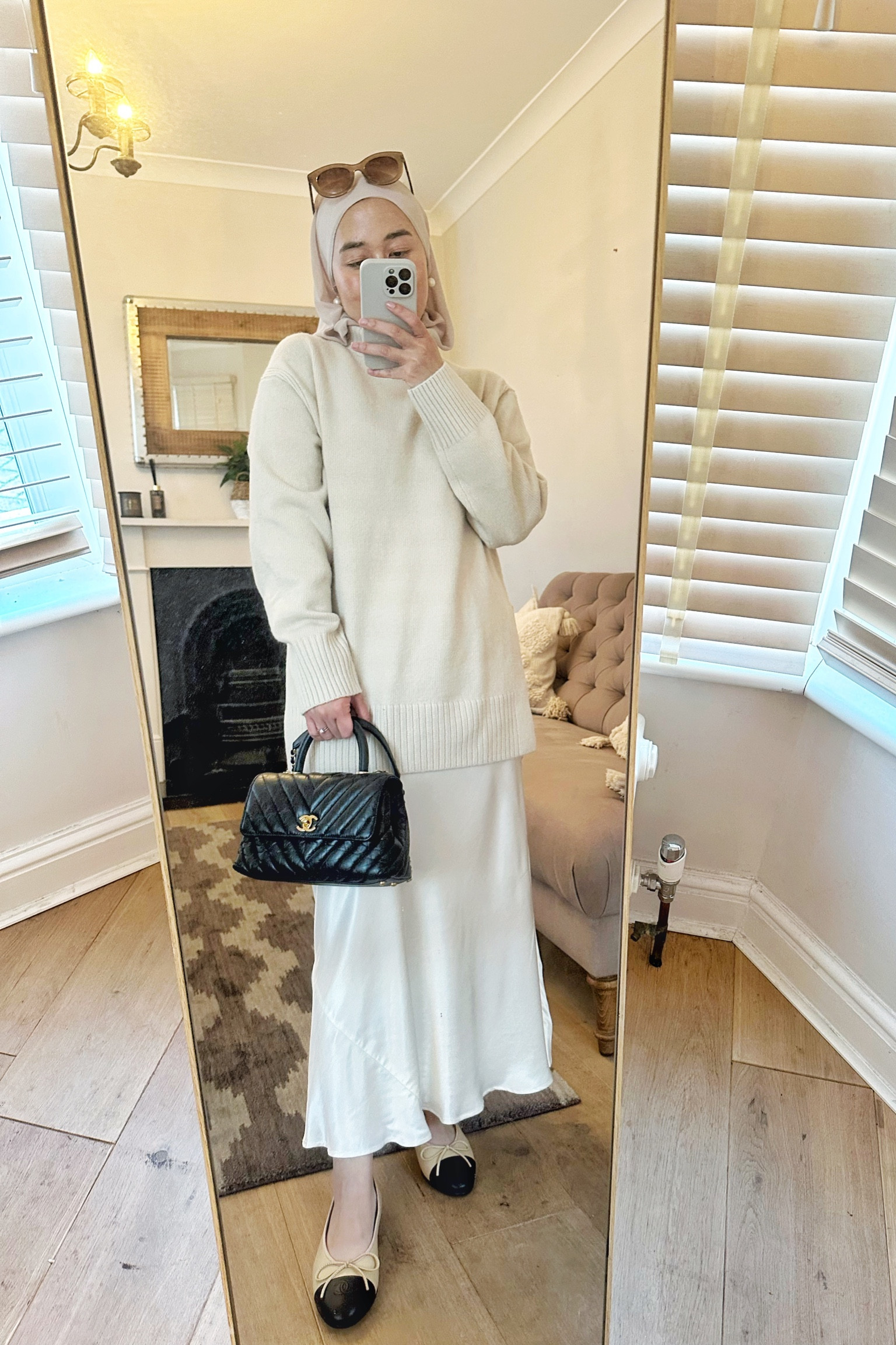 Cosy autumn modest fashion inspo with this neutral Jumper and satin skirt 🤍🍂

#LTKtravel #LTKworkwear #LTKSeasonal