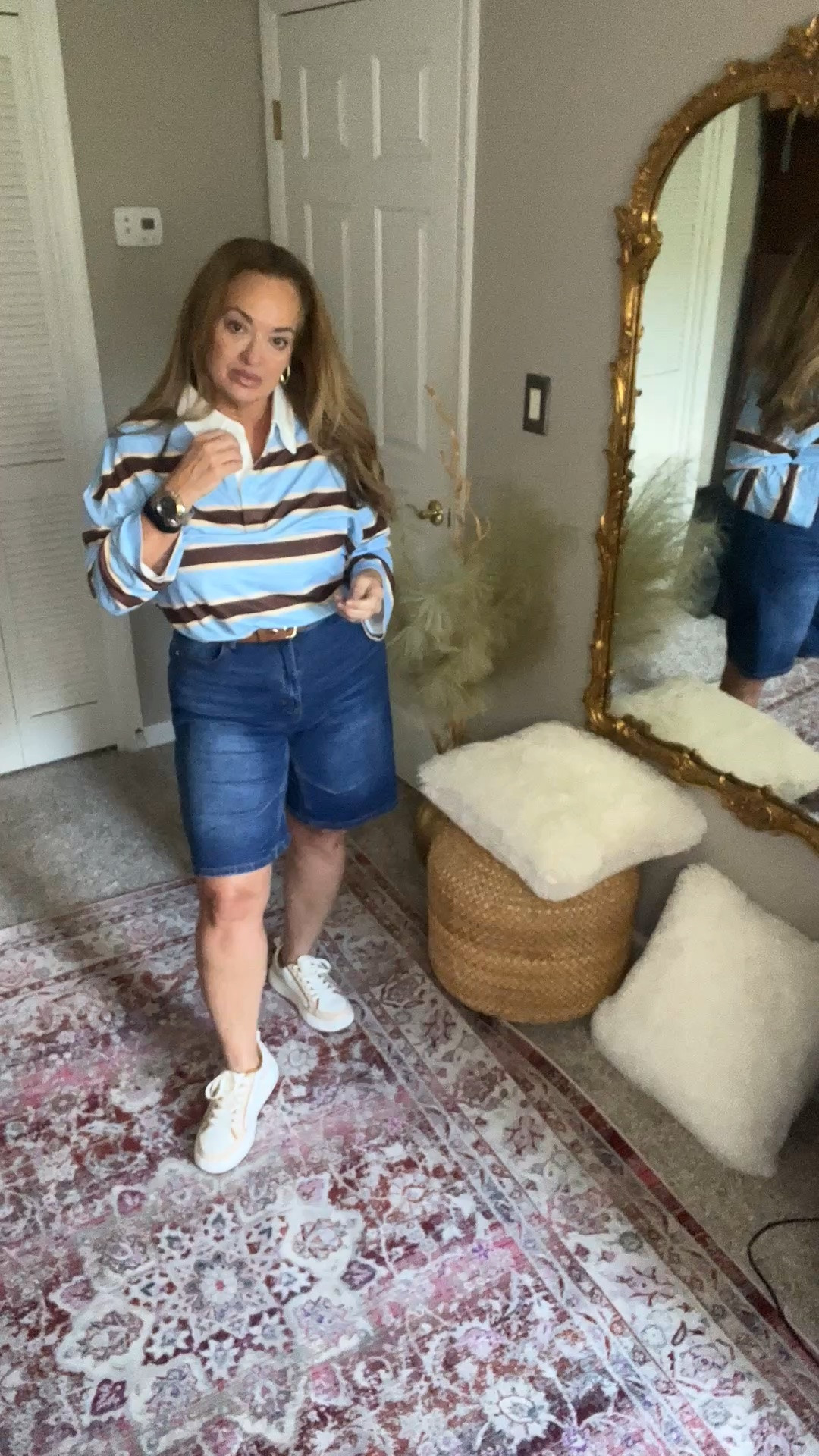 A Fall classic Rugby style pullover!
Stripes are everywhere this season . I love this brown and baby stripe with the white collar.