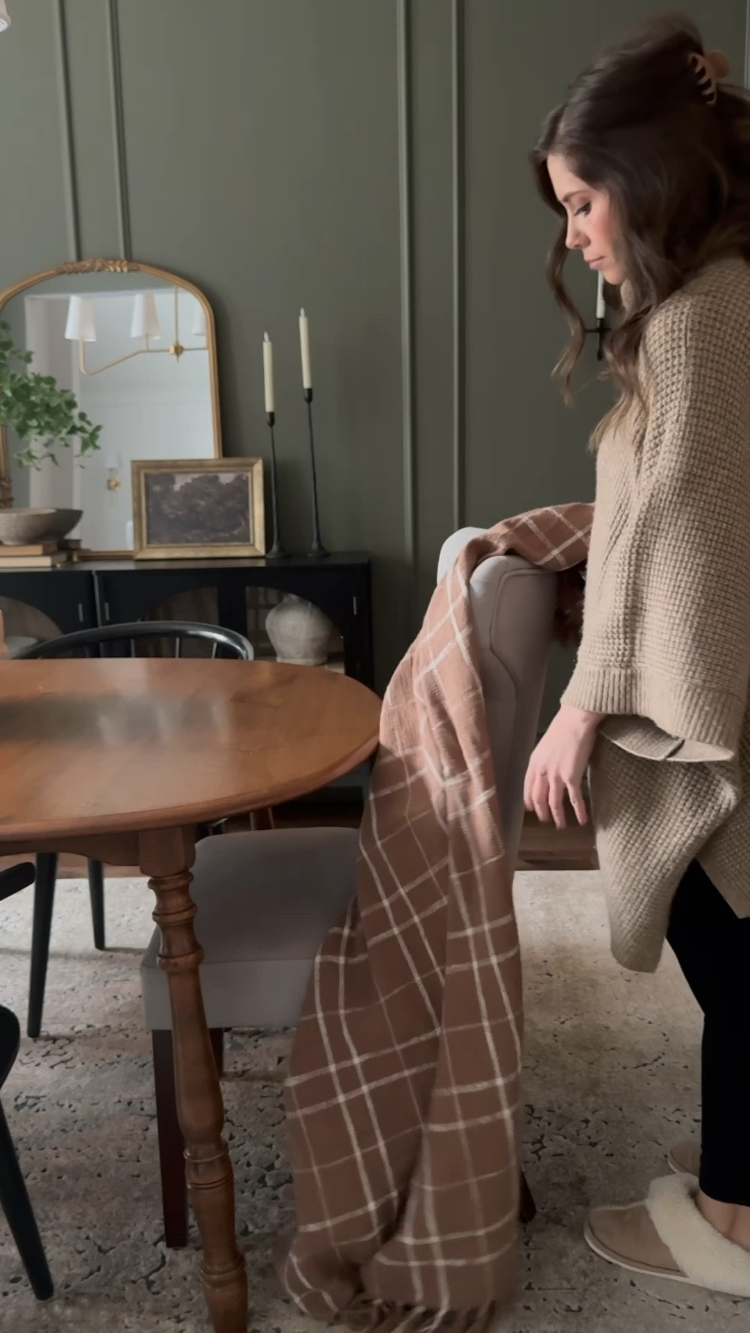 ✨ Your dining room can be both elegant AND cozy ✨

All you need is candles & the perfect throw blanket 🤌🏼

#LTKstyletip #LTKU #LTKhome