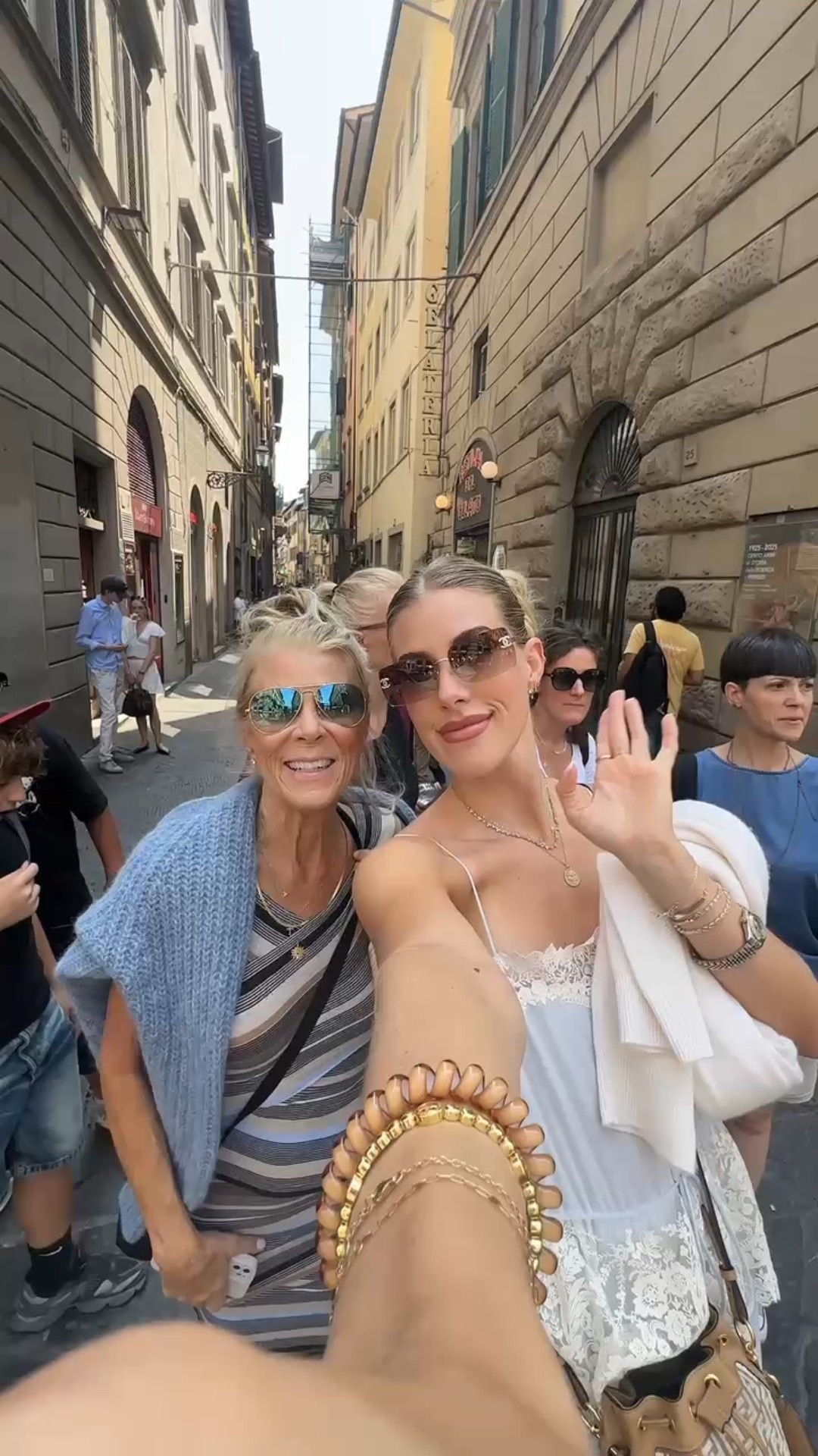 Let’s spend the day together in Florence! 🤍

#LTKStyleTip #LTKTravel #LTKSeasonal