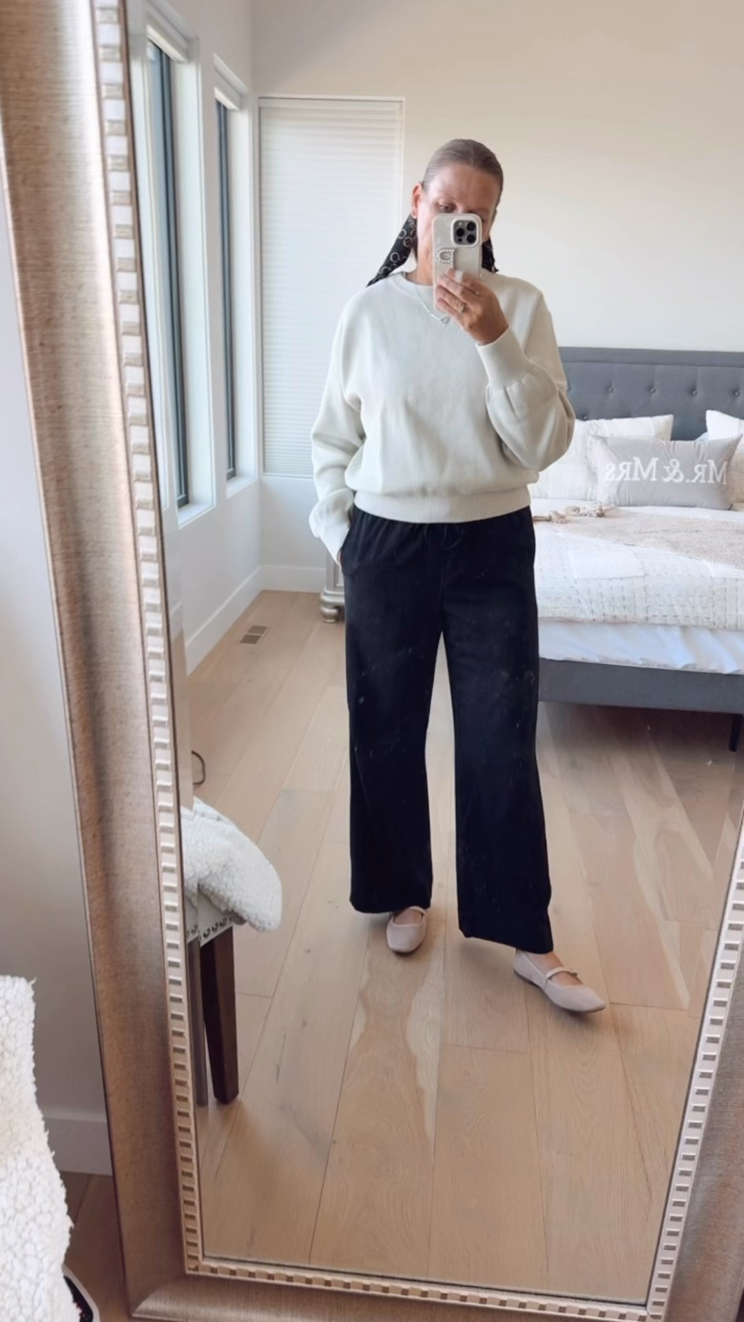Classic effortless look￼

Lodge pant, target outfit, spring outfit, wide leg pants outfit, aerie sweater, mom outfit, brunch outfit, date night look 

#LTKSaleAlert #LTKOver40 #LTKootd