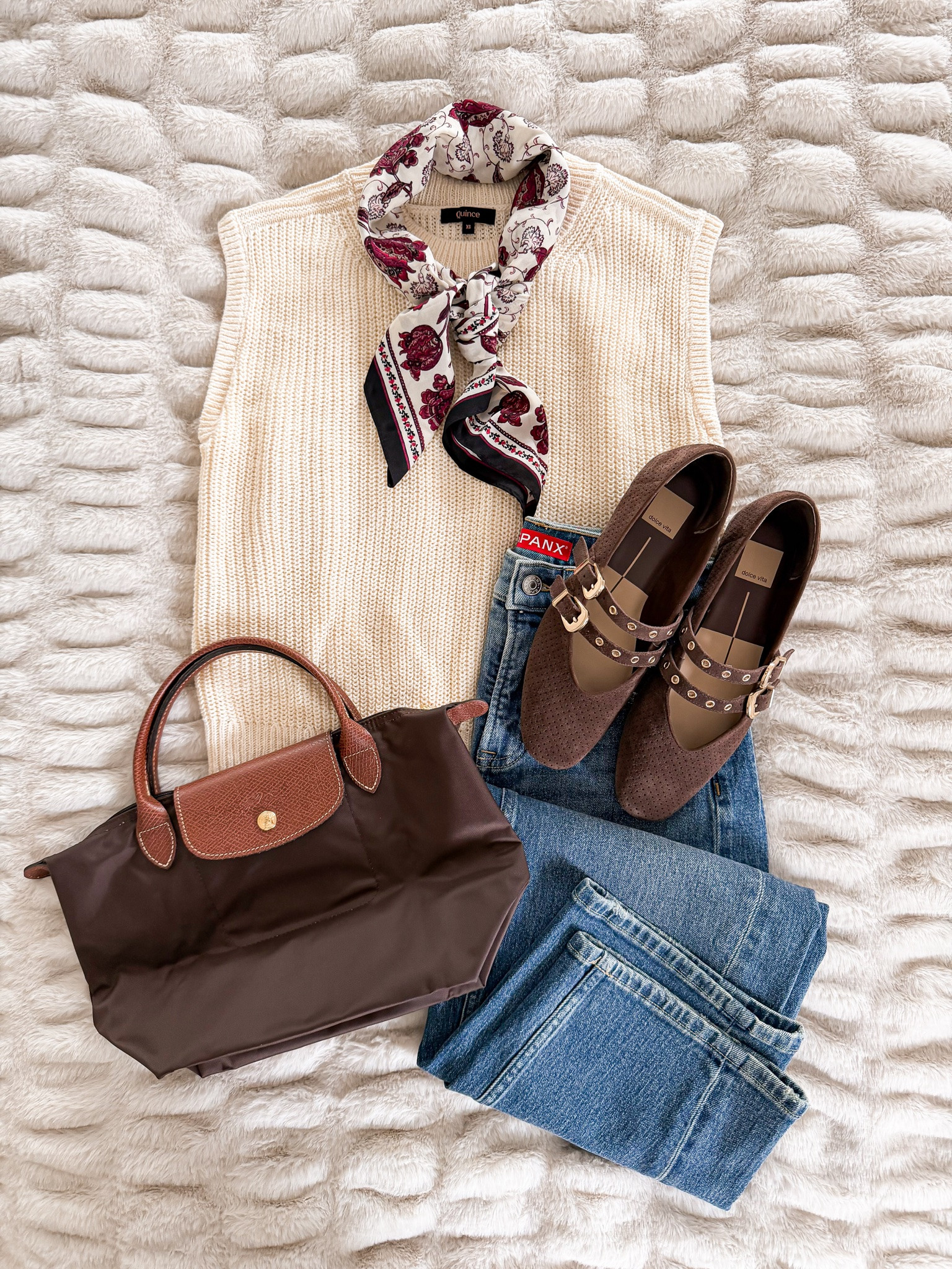 Easy Fall ootd 🤎🍂 loving this $6 scarf

#LTKOver40 #LTKSeasonal #LTKmomlife