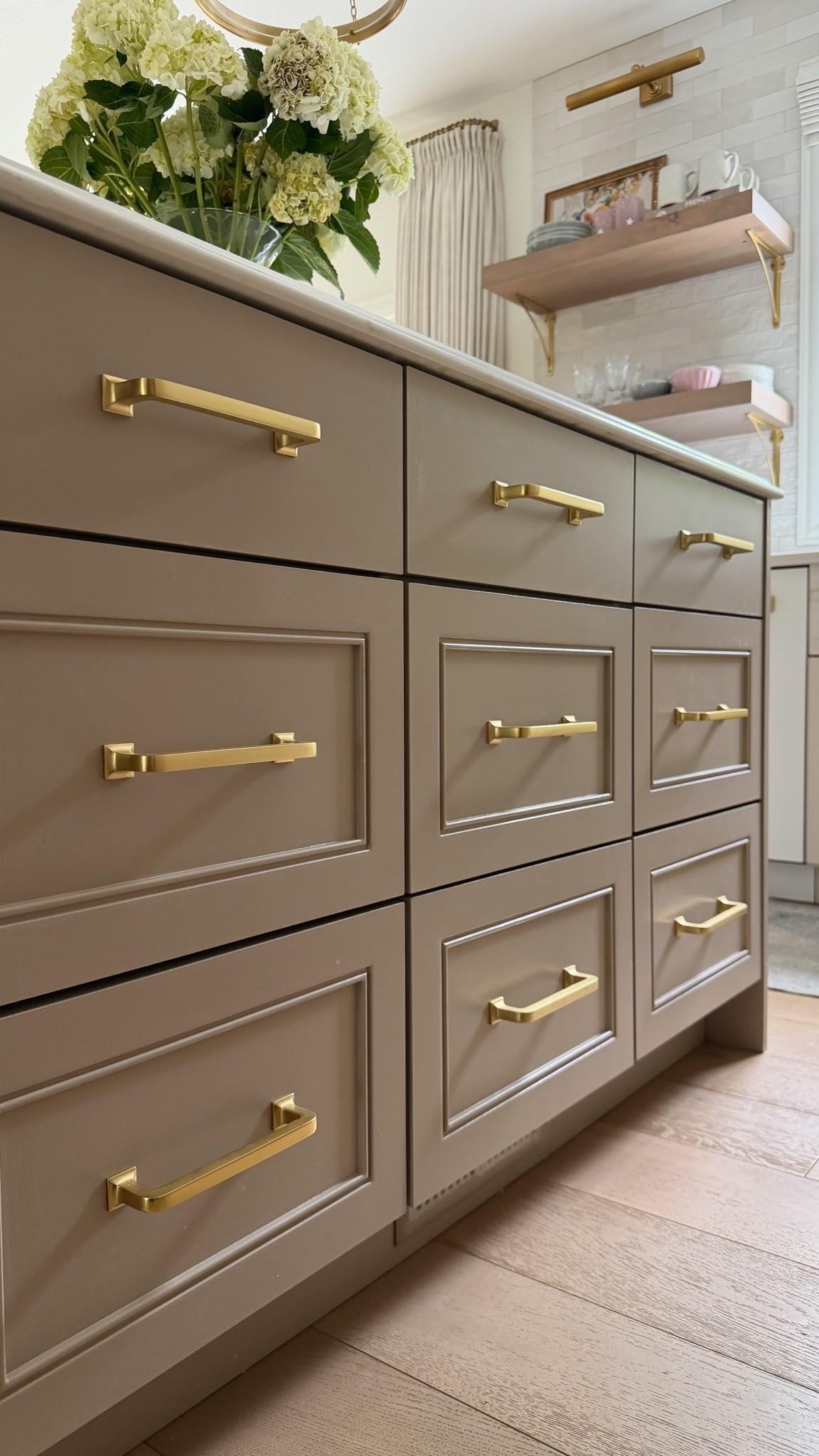 Linking all my kitchen hardware!

#LTKmorningroutine #LTKHome #LTKSeasonal