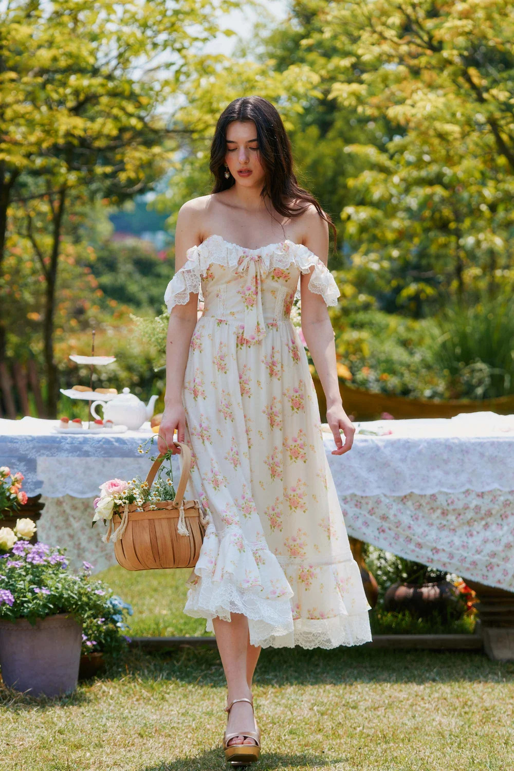 Living my soft girl dreams in these American Heiress cottagecore dresses 🌸✨ Flowing fabrics, dainty florals, and that effortless romantic vibe that makes every moment feel like a movie scene 🍂

#cottagecore #romanticstyle #pinterestoutfit #americaniheiress #fallfashion #softgirlaesthetic #dreamydresses #floralstyle #falloutfits #coquetteaesthetic #ltkstyle #outfitinspo 

 #LTKSeasonal #LTKU #LTKSaleAlert