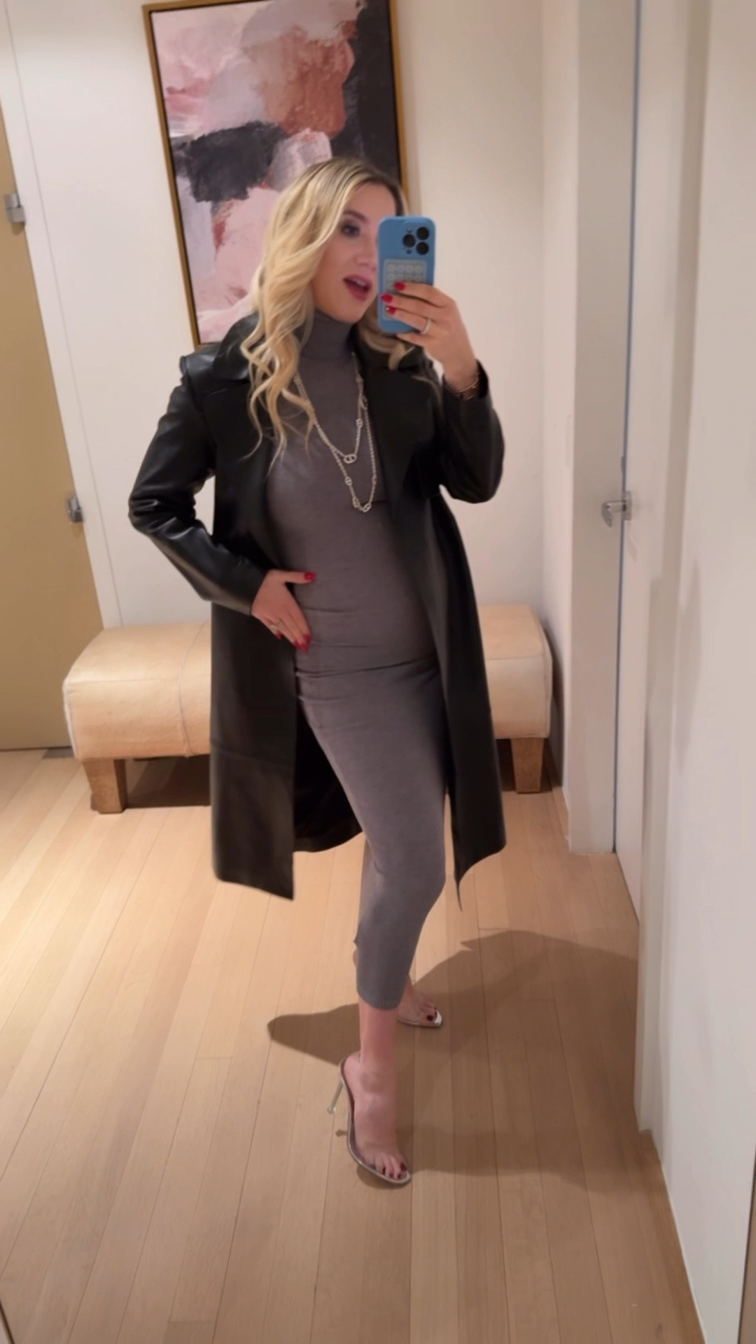 Pregnancy dress under $20!


#LTKFindsUnder50 #LTKBump #LTKWatchNow