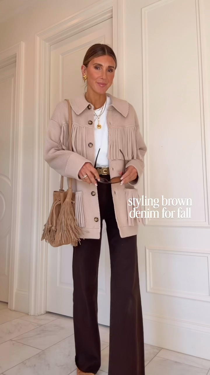 Fall pumpkin patch outfit idea.

Wearing size small in my cardigan 
Size 25 in jeans (size up if in between sizes)