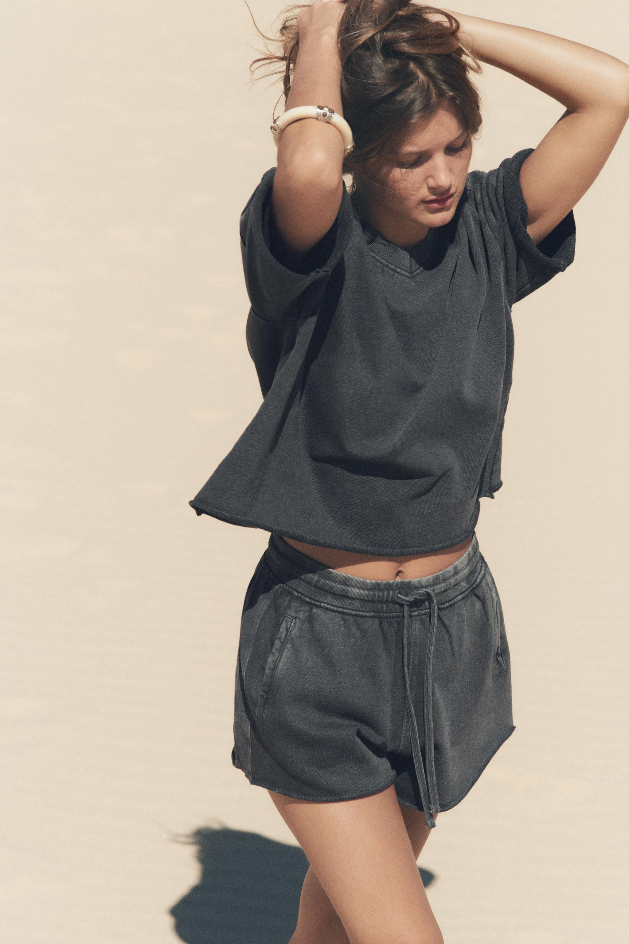 WASHED EFFECT PLUSH SWEATSHIRT | Zara US