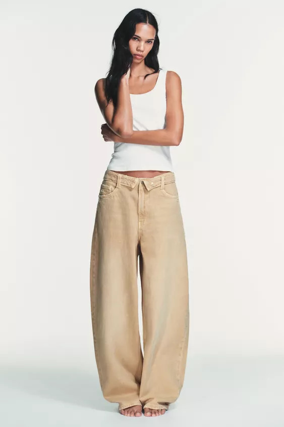 MID-RISE - FULL LENGTHMid-rise jeans with belt loops and a folded waistband. Five pockets. Front ... | Zara US