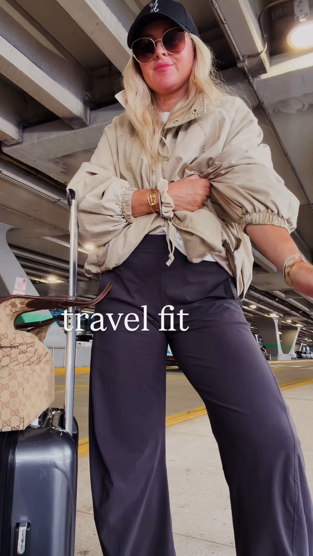 Travel fit & saw my jellies are 55% off✨
Snagged the brown I love them they’re super soft and comfy and don’t dig in! 3 colors 
Also these are the wrinkle free pants- live in them STILL! 🤌🏼🤌🏼 TTS