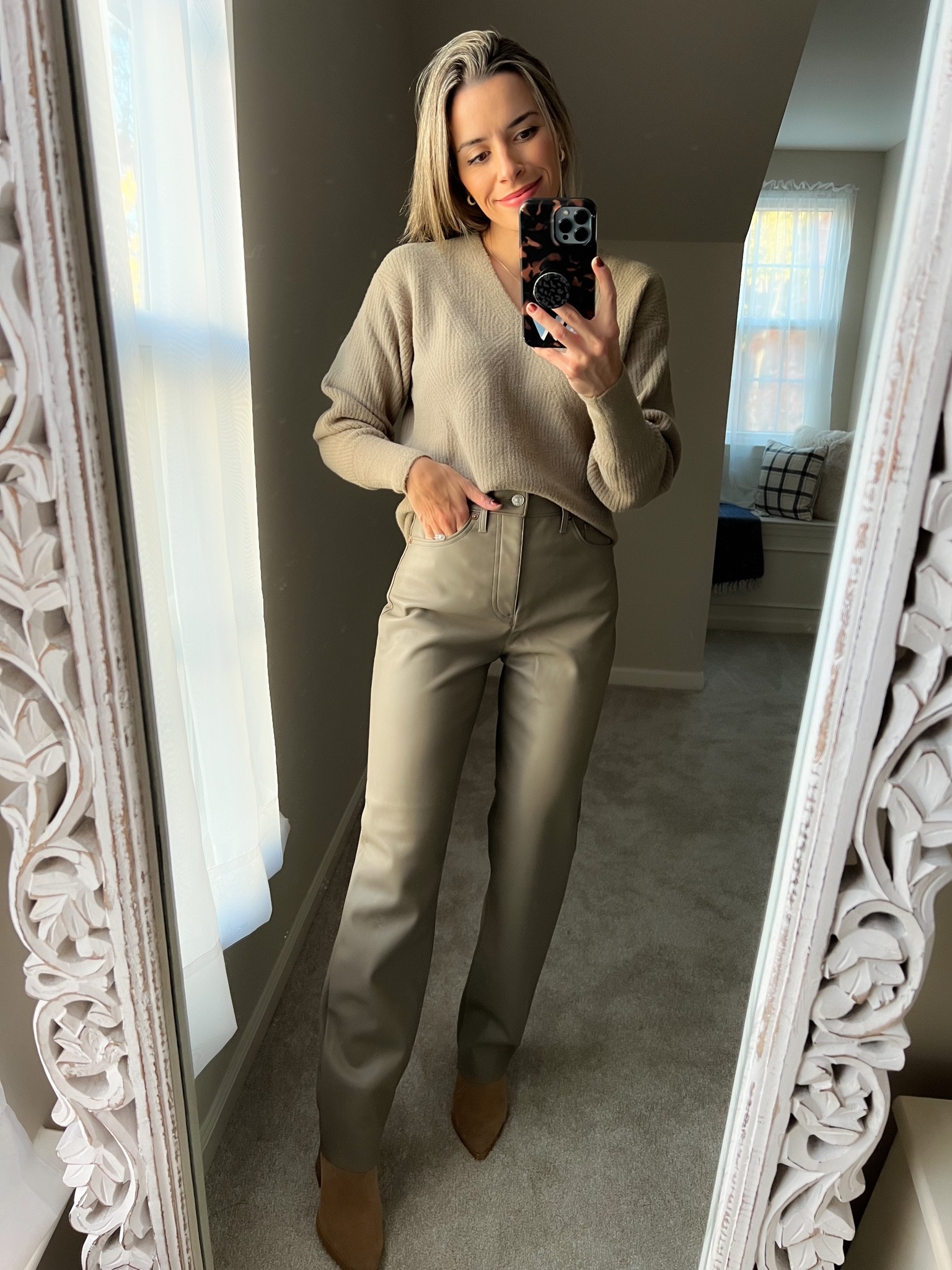 faux leather pants (2R) could have done short in 5’4”

#thanksgivingoutfit #express #fauxleather

#LTKunder50 #LTKHoliday #LTKunder100