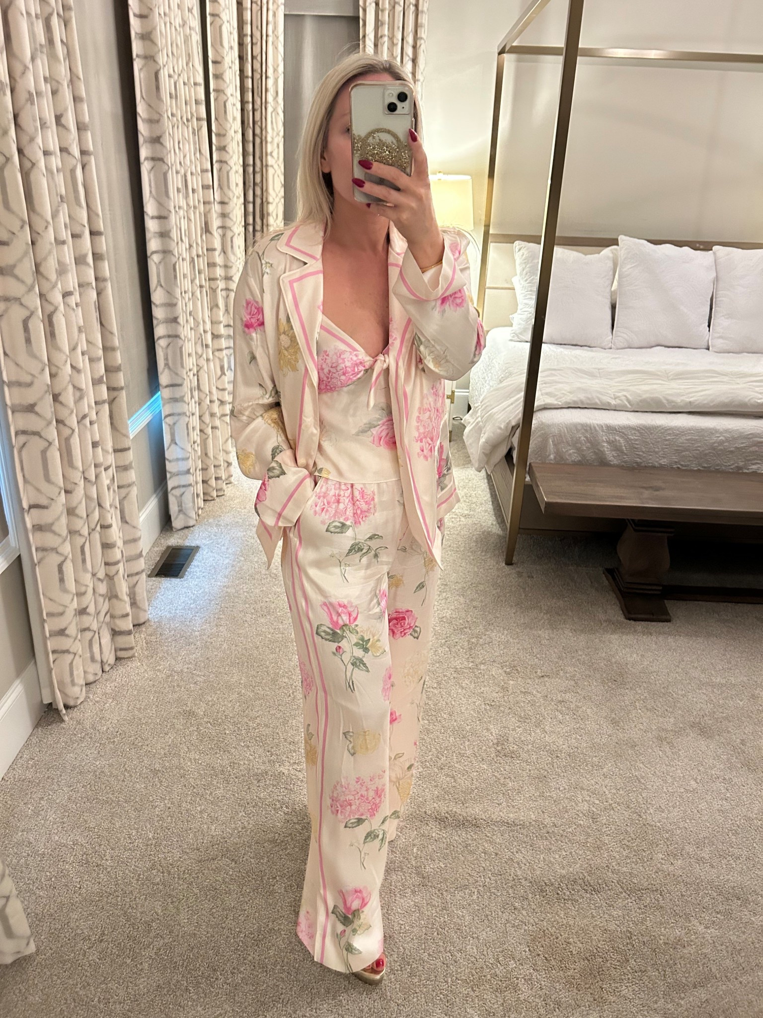 The most comfortable three piece set. Bonus is the absolutely gorgeous print!  Wearing an XS in the pants and long sleeve top. Medium in the crop top. 

#LTKSummerEdit