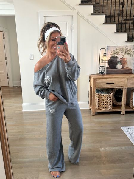 Living in these sweats!!! I’m in a small, they are super comfortable lightweight and oversized! Plus the back is super cute! #comfortable #casualoutfit #loungeset

#LTKSaleAlert #LTKFindsUnder50 #LTKStyleTip