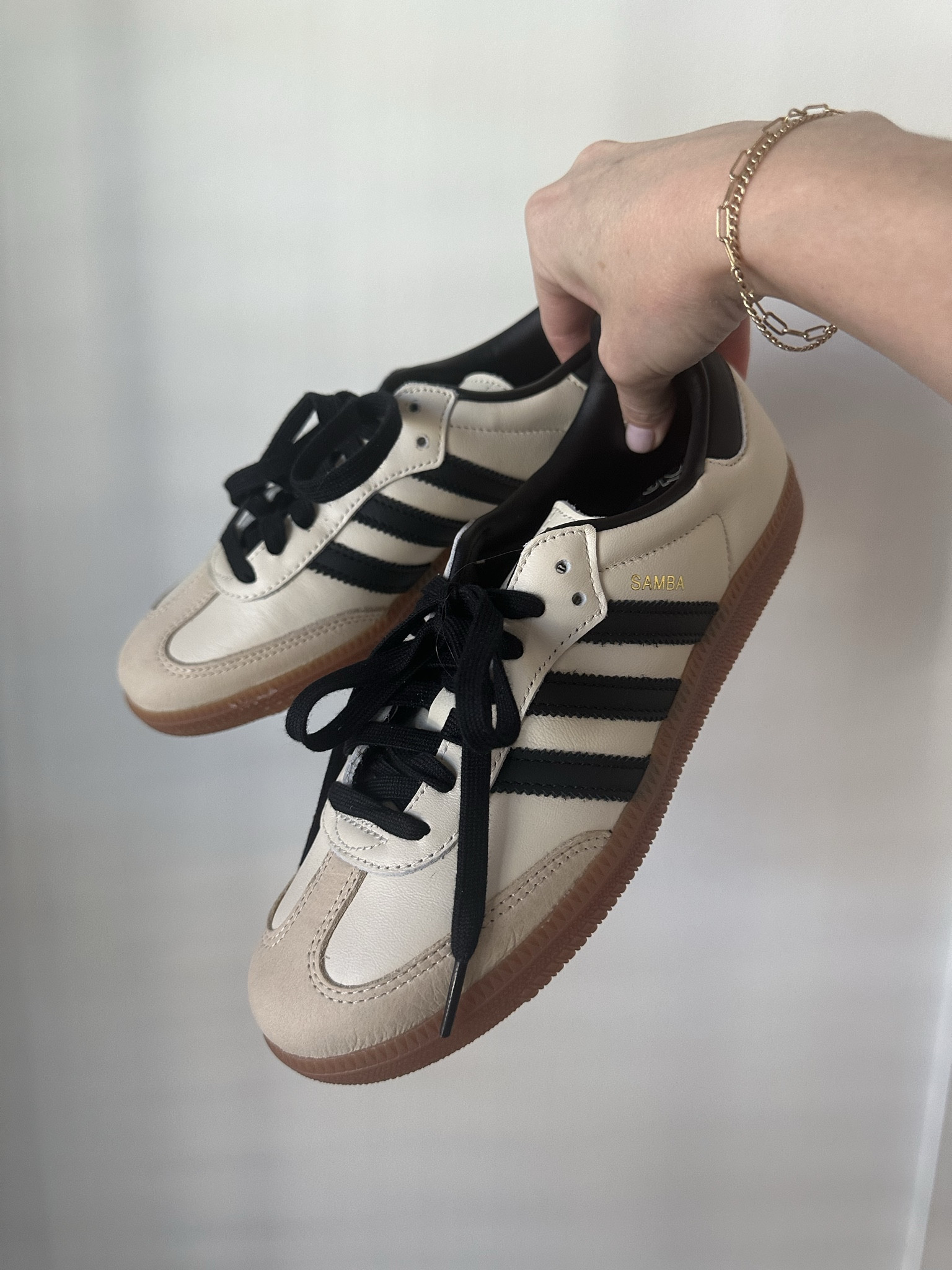 One of my go to sneakers for fall 

#LTKStyleTip #LTKSeasonal #LTKShoeCrush