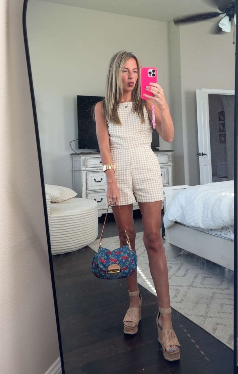 Cute linen romper with cut out back!

#LTKSeasonal #LTKPetite #LTKFindsUnder100