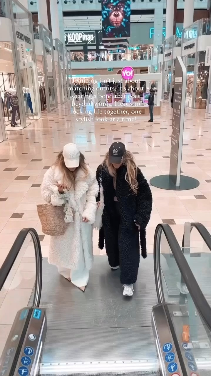 Maxi fur coats 🤍🖤

#LTKVideo #LTKFindsUnder100 #LTKU