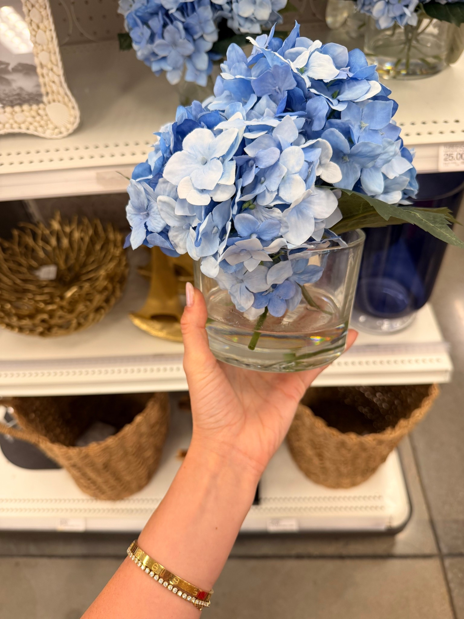 This flower arrangement is so pretty for spring and summer 😍

#LTKdayinmylife #LTKSeasonal #LTKHome