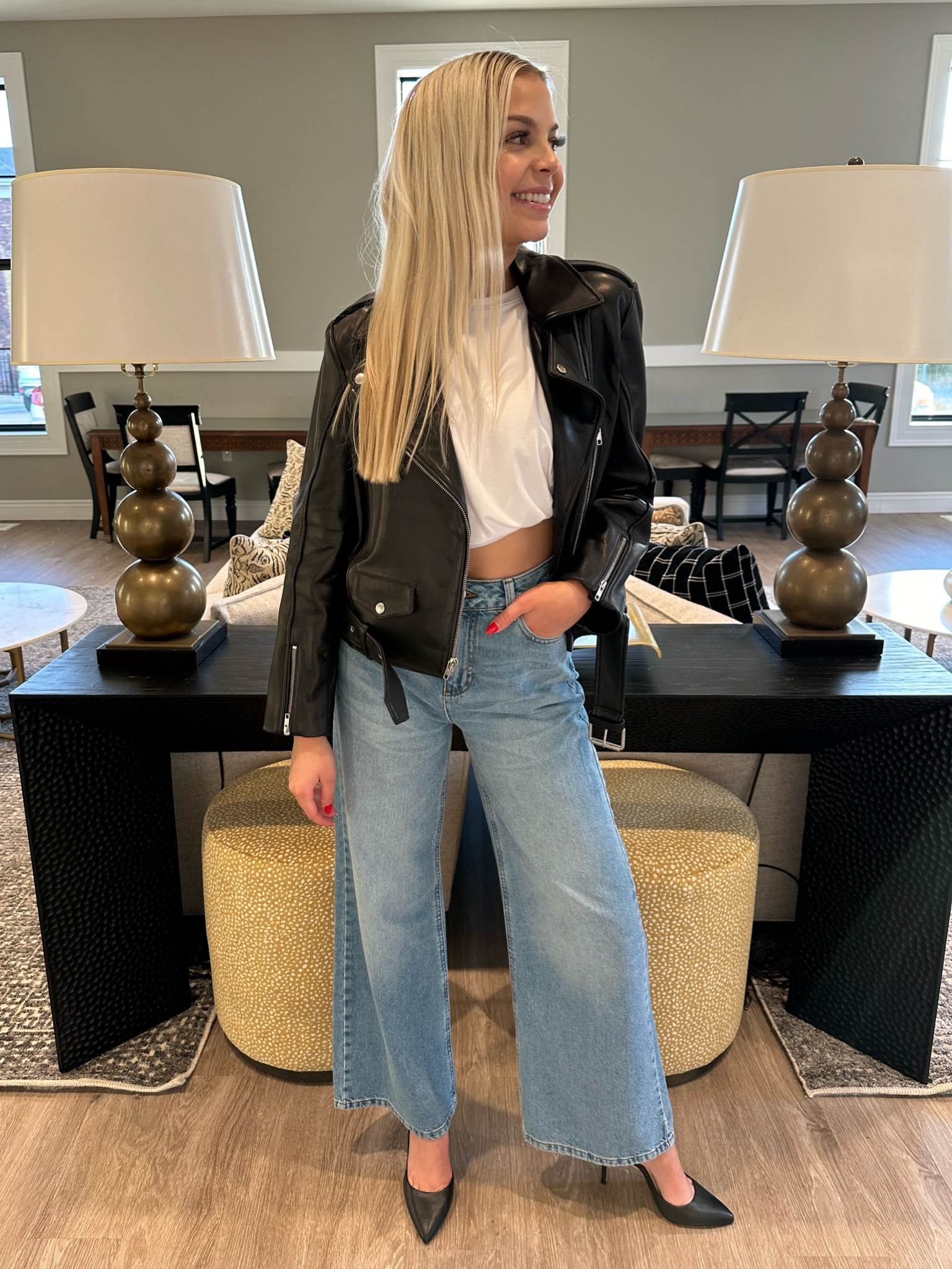 A whole staple piece outfit! These jeans are a must have for everyone!!

#LTKTravel #LTKSeasonal #LTKWorkwear