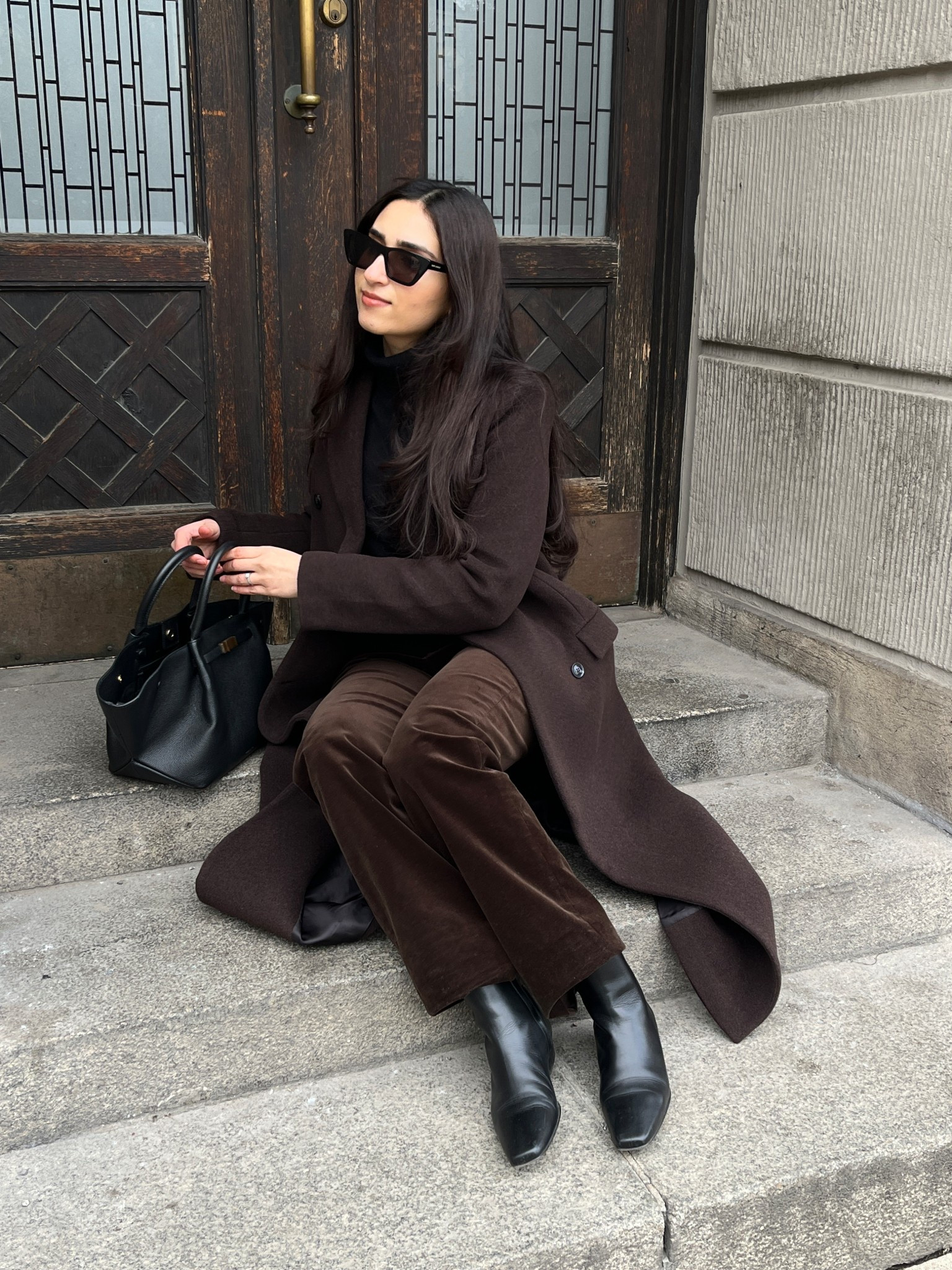 Chocolate brown tones🤎

Brown wool coat, Brown trousers, Demellier bag, Brown winter outfit

#LTKpetite #LTKluxury #LTKeurope
