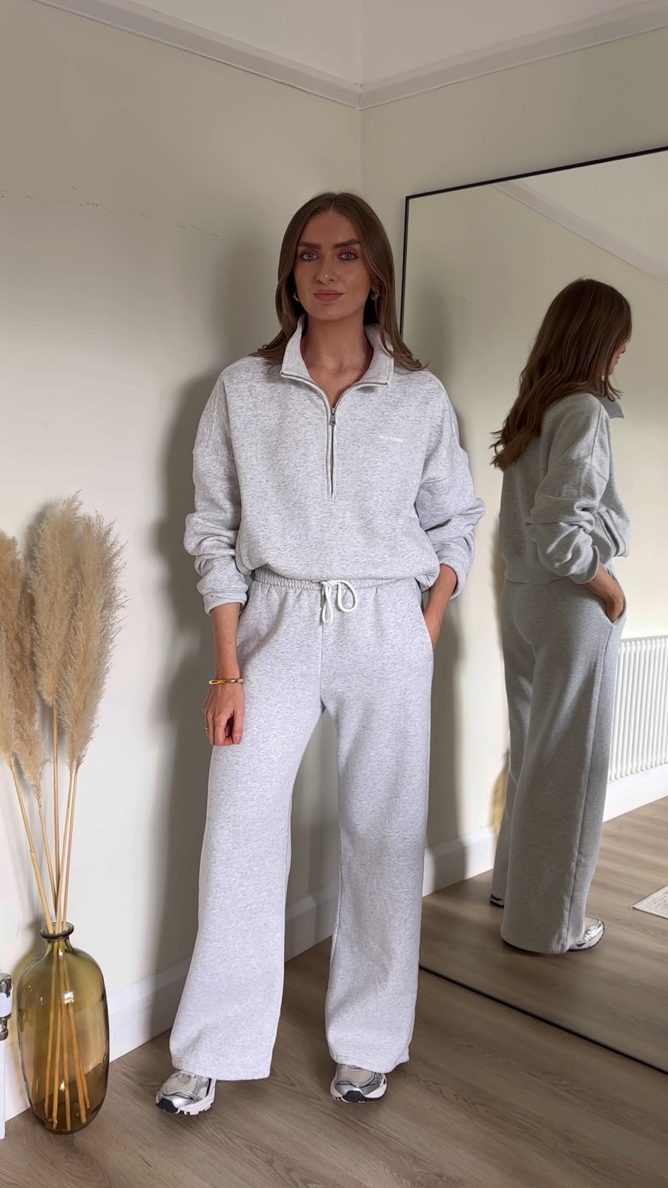 Abercrombie New Season essentials 
25% off ALL jeans and 15% off everything else and then use my code: AFMEMILY for a further 15% off 
Valid: 23.08.24 - 26.08.24

Wearing a medium in the light grey Logo Sunday Half-Zip

A small in the light grey Essential Mid Rise Wide Leg Sweatpants
I’m 5ft 6




Tracksuit, loungewear, airport outfit, co-ord, grey co-ord, wide leg joggers

#LTKautumn #LTKuk #LTKsale