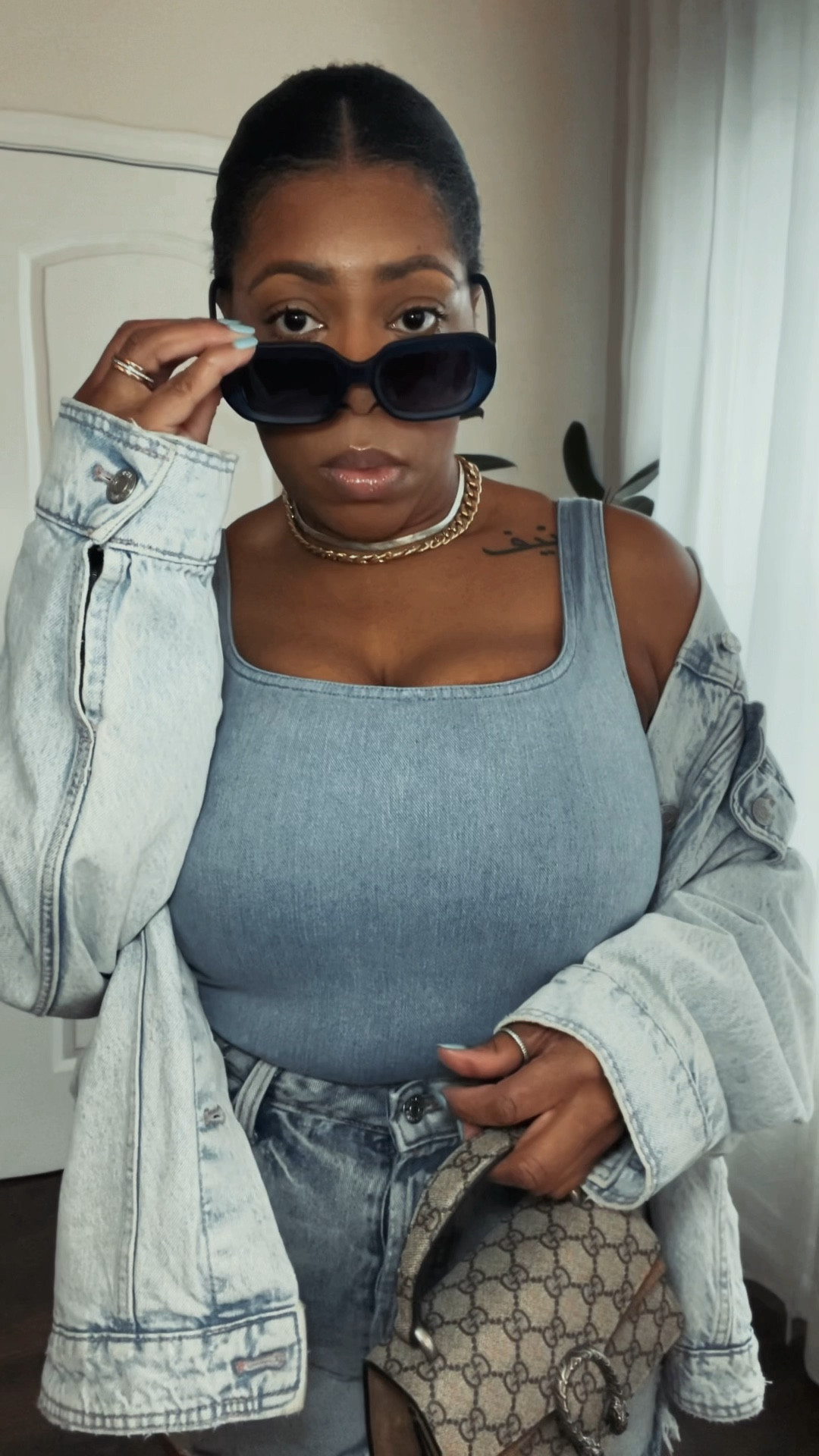 The #denimondenim obsession is REAL! Oh, let’s not forget the love for a top handle handbag!

#LTKU #LTKOver40 #LTKStyleTip