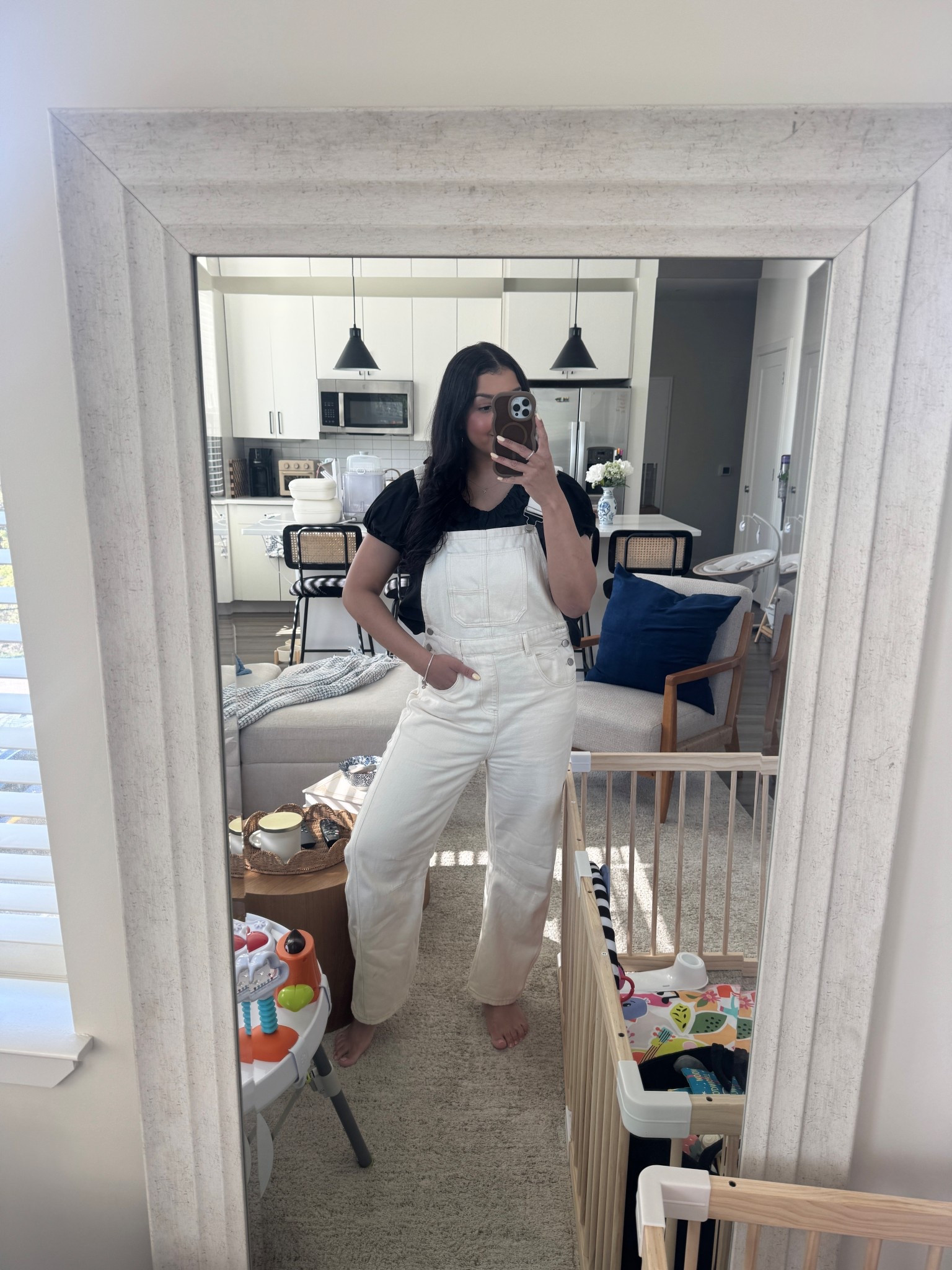 Overalls outfit 🤍

#LTKmomlife #LTKootd #LTKgrwm