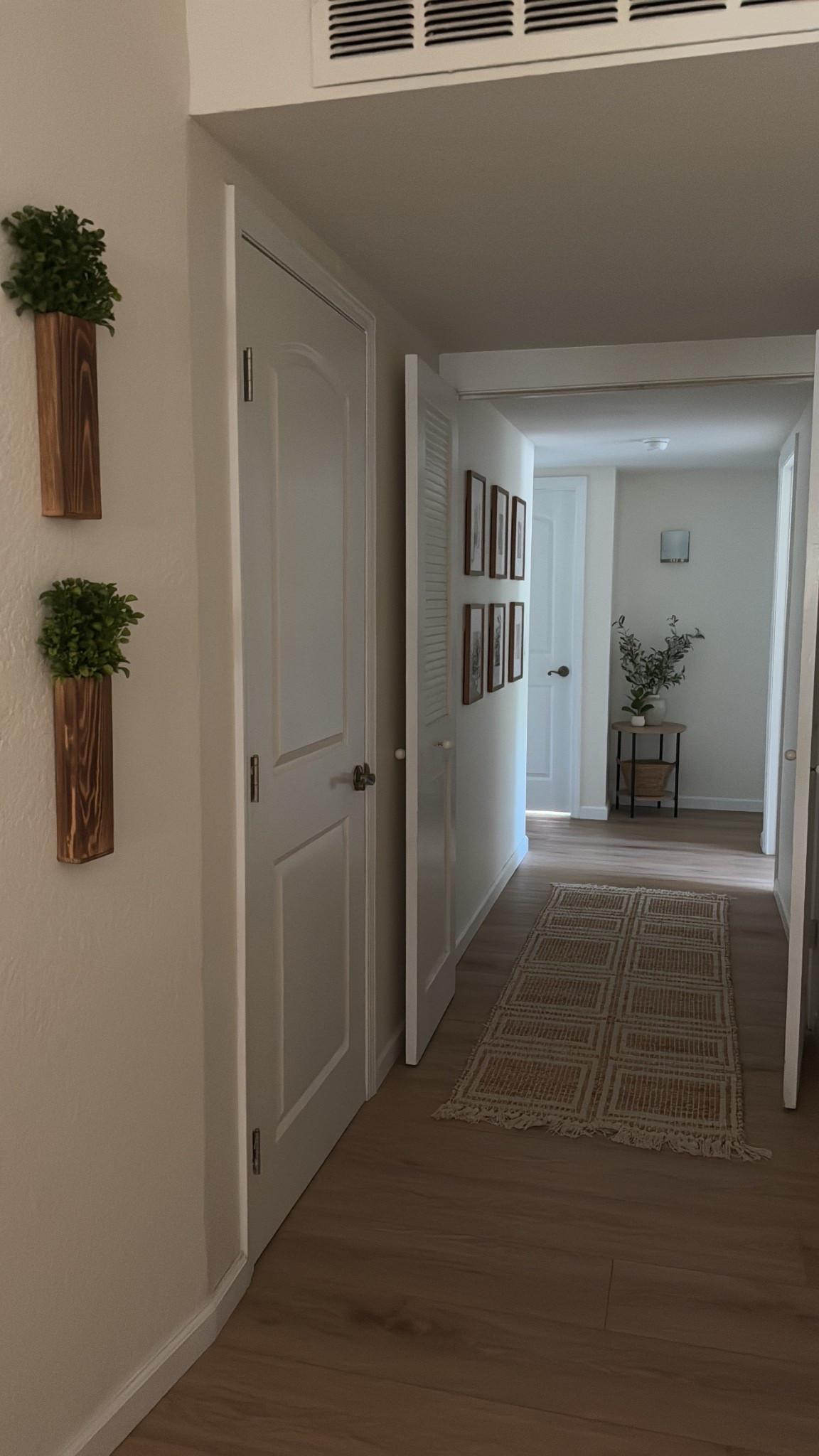 Home hallway decor 🏡

#LTKFindsUnder50 #LTKHome #LTKFamily