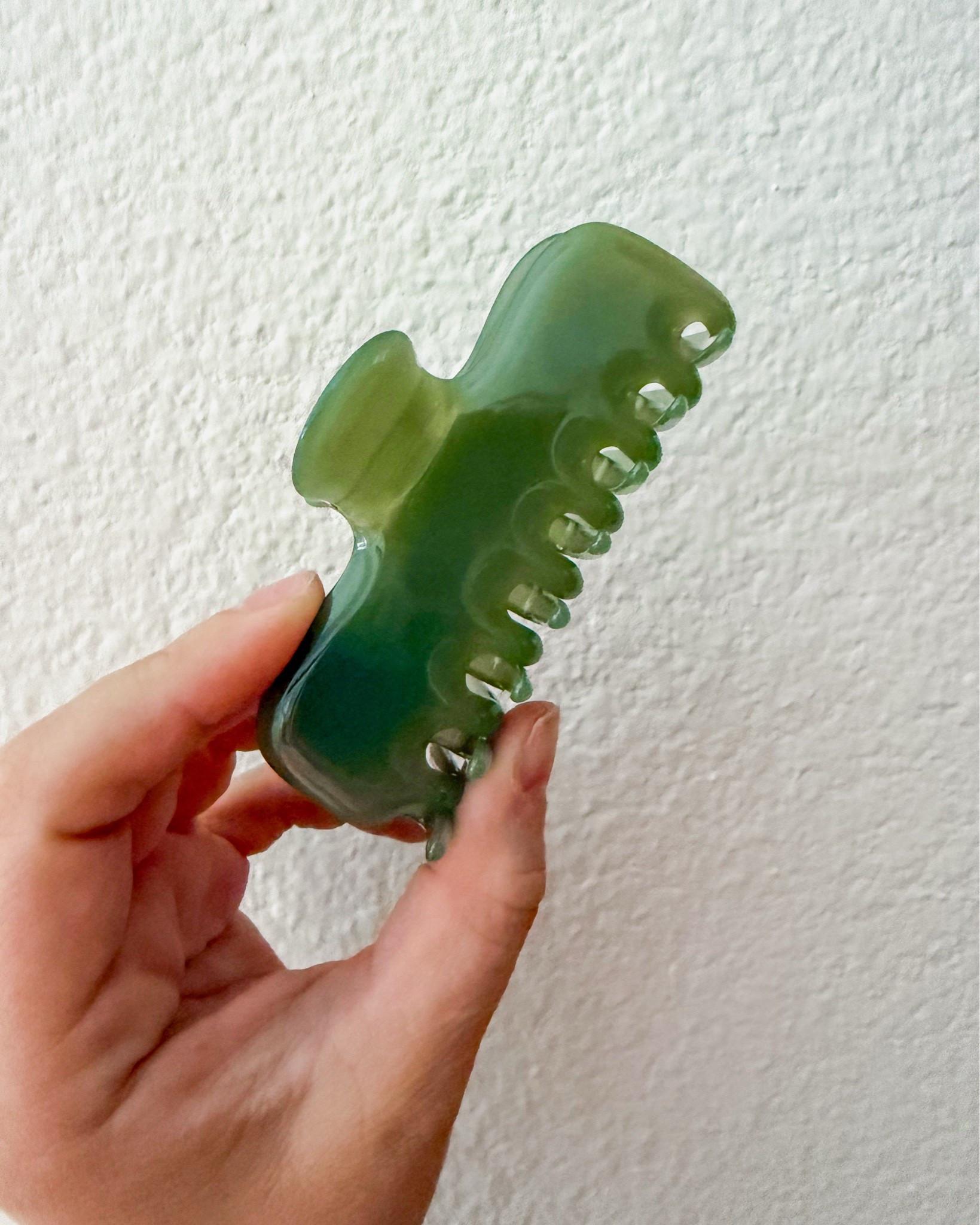 Amazon claw clip!

#LTKmorningroutine #LTKdayinmylife