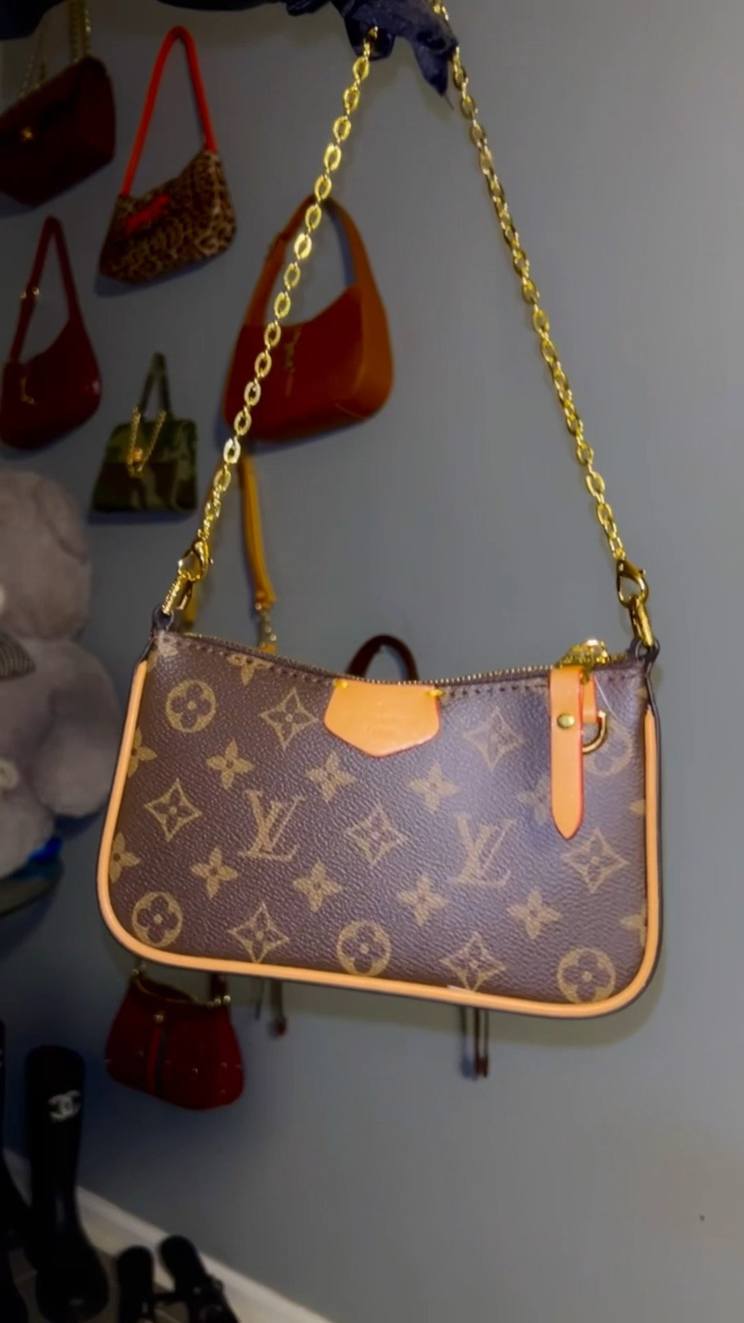 Link➡️ https://sale.dhgate.com/1rfXWA93
 • Simple, classic shoulder bag that works with any outfit. Lightweight, practical, and perfect for everyday use. #ltkbags #ltkeveryday #ltkstyle #ltkfinds #ltkluxuryvibes

#LTKgrwm #LTKSaleAlert #LTKootd