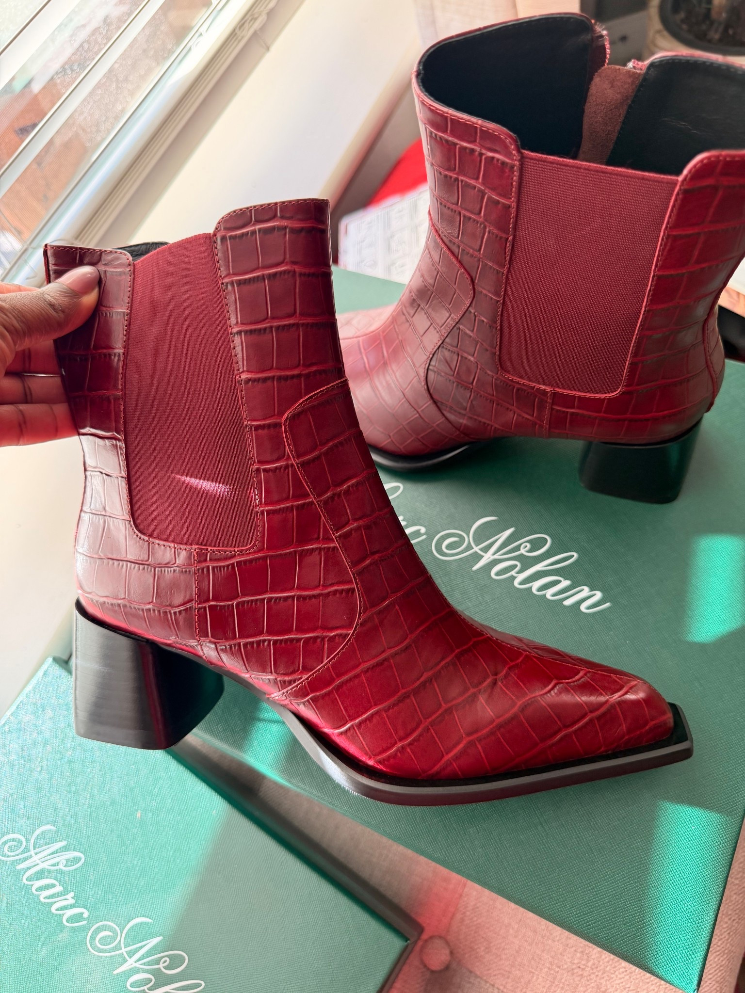 These burgundy Marc Nolan boots are so good!!! 🤌🏽

#LTKHoliday #LTKdayinmylife #LTKgrwm