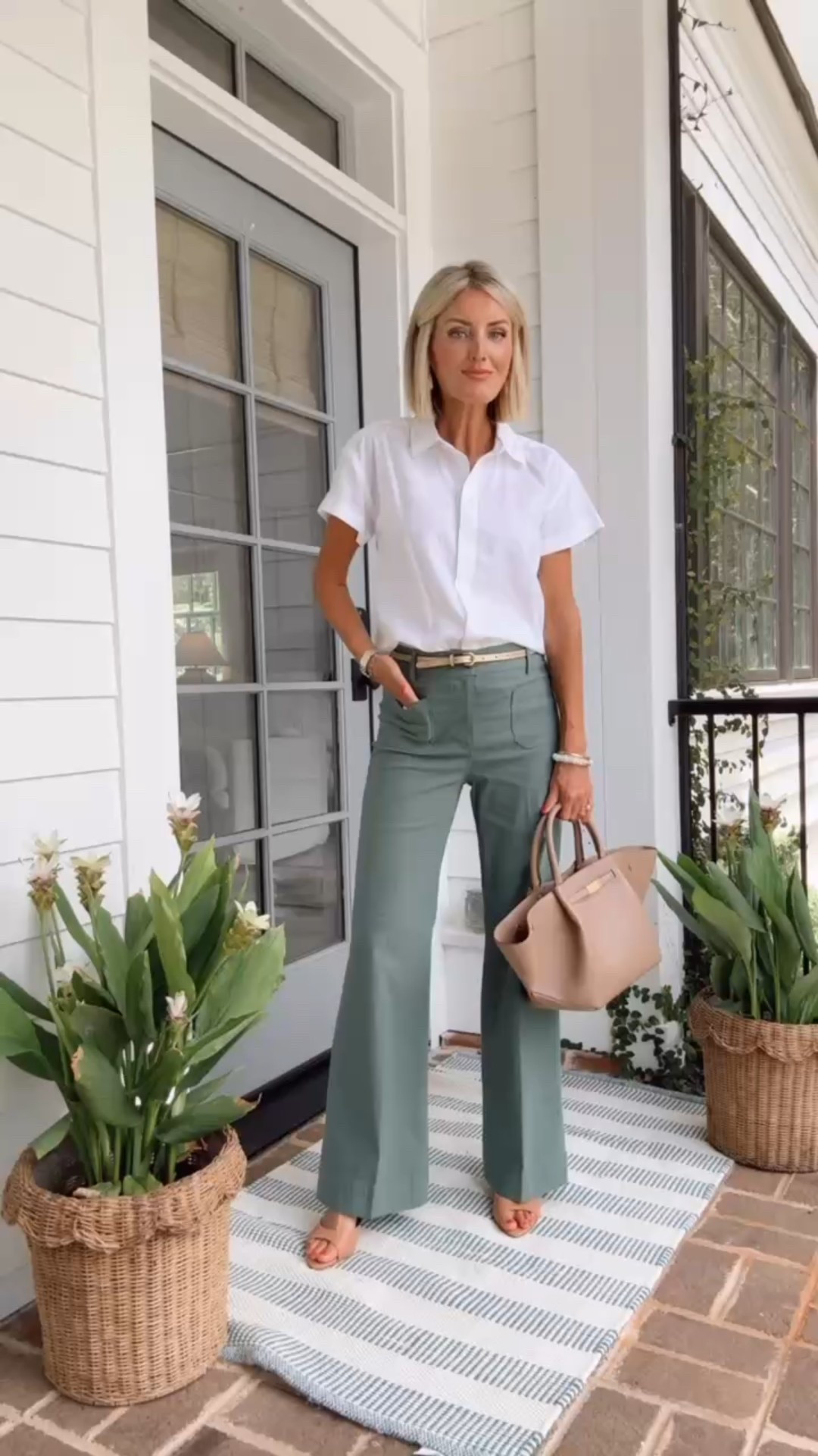 These pants are such a good workwear find! Wearing an XS/26!

Loverly Grey, workwear, work outfit, wide leg pantss

#LTKWorkwear #LTKStyleTip