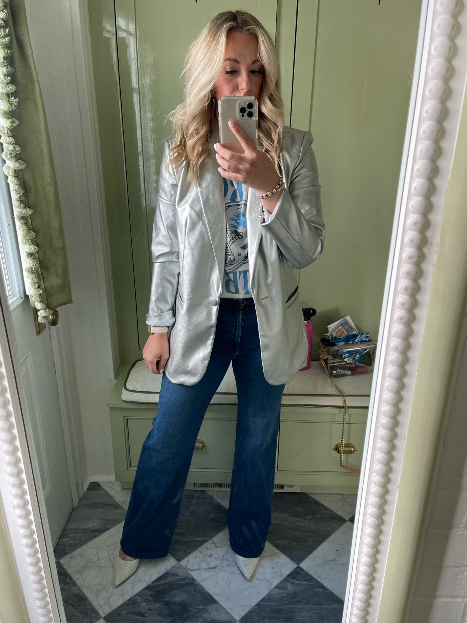 Game day fit 

#LTKfindsunder50 #LTKbeauty #LTKfindsunder100