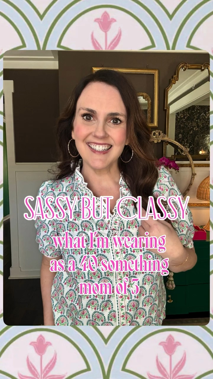 Comment SHOP and I’ll send you the link to this darling spring top from @shopmarysquare 💖 DID YOU SEE THE BOWS ON THE ARMS??? Ridiculous cute! 🎀

Code SPRING20 saves you 20% 💖

#preppyfashion #springtop #fashionoverforty