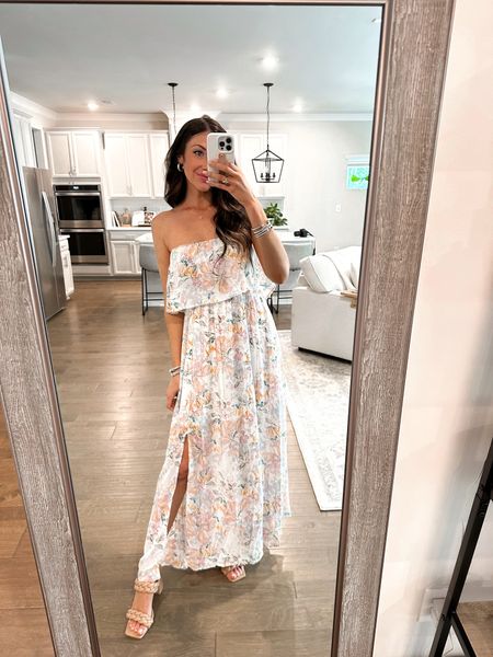 Floral maxi dress 🌸 Fits true to size, wearing small 