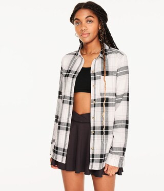 Long Sleeve Oversized Plaid Flannel Button-Down Shirt | Aeropostale