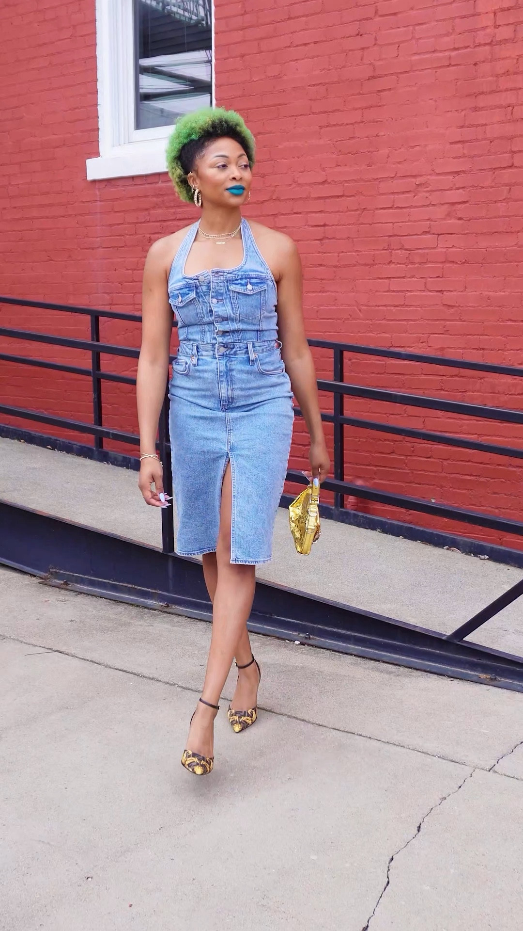 Perfect denim dress for summer under $40! 
I’m wearing a size 4 ✨ 

#LTKitbag #LTKfindsunder50 #LTKsalealert