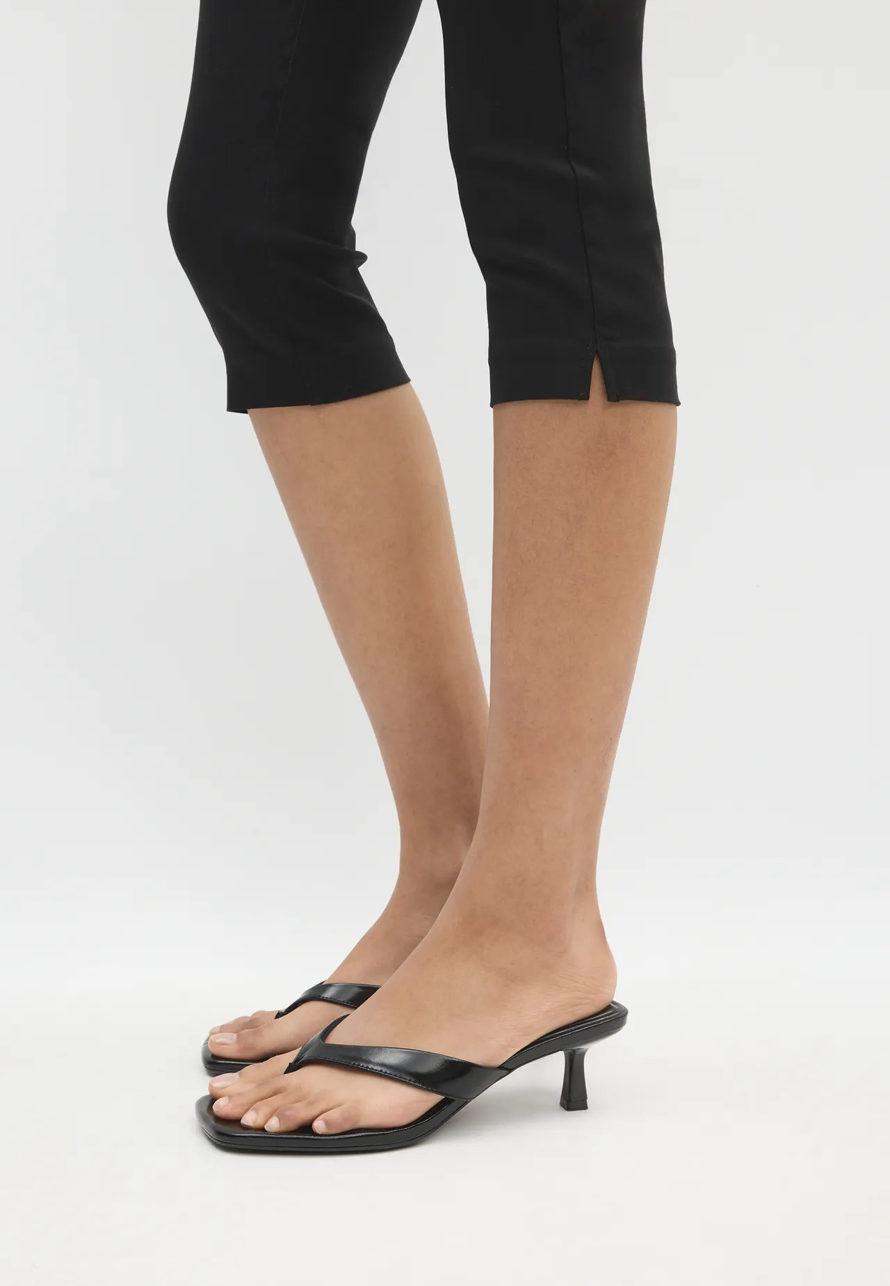 Thong heeled sandals - Women's fashion | Stradivarius United Kingdom | Stradivarius (UK)