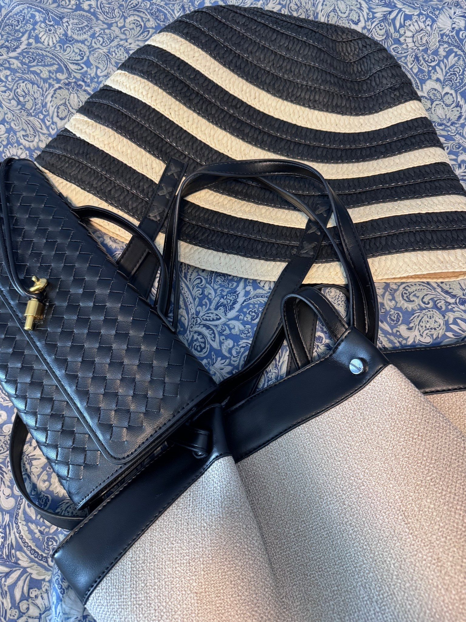 Bags I'm loving from Chicwish

#LTKMothersDay #LTKootd #LTKgrwm