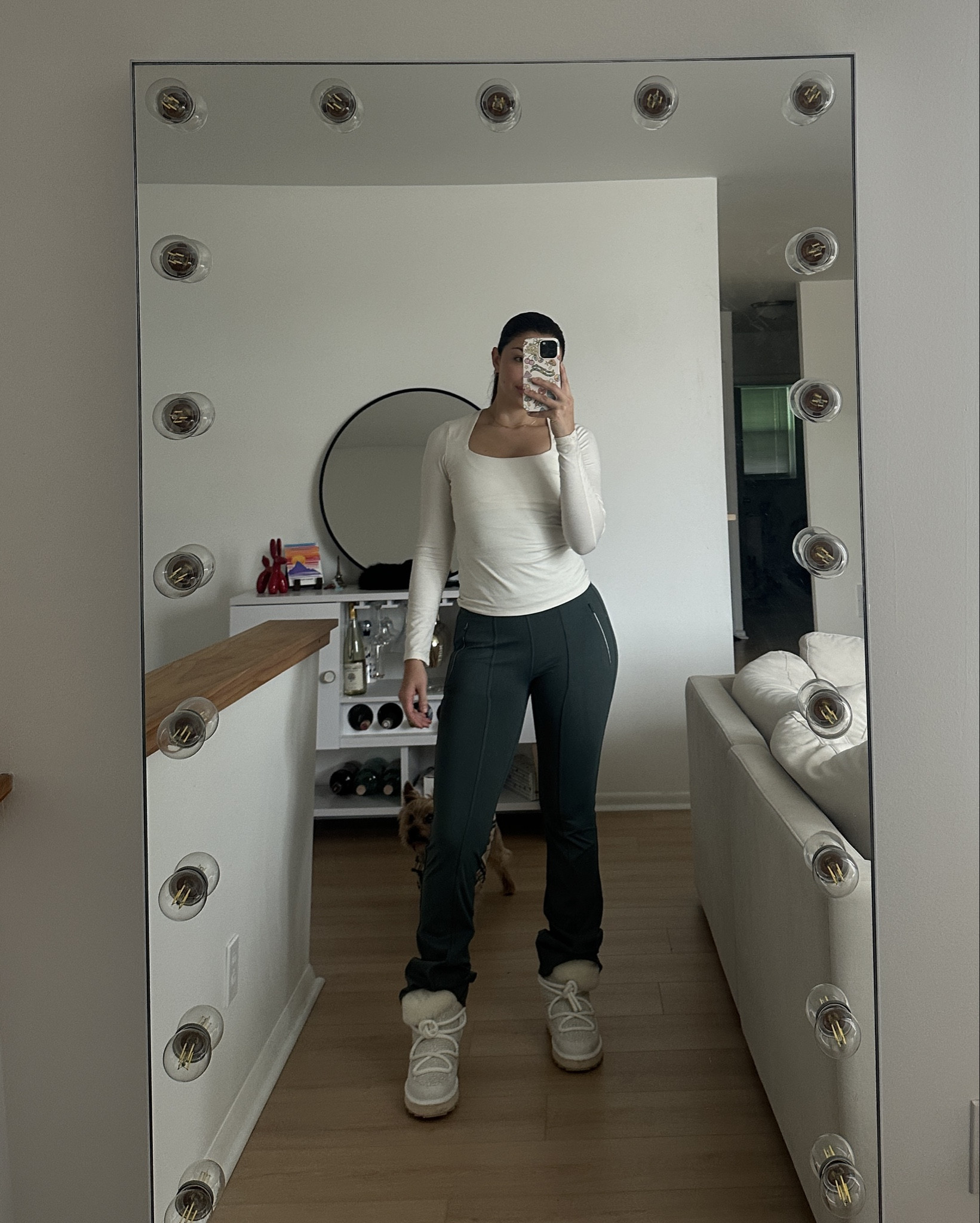 Comfy & Cozy to run errands! 🤍

#LTKdayinmylife #LTKActive #LTKSaleAlert