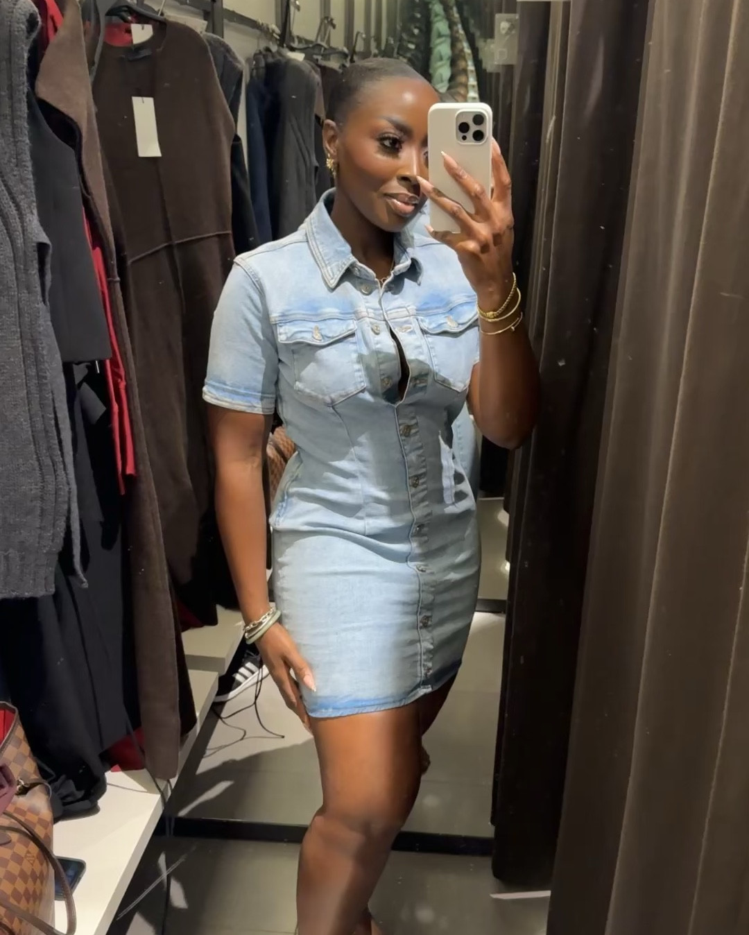 Wearing an XL in this mini denim skirt from Zara. Wicked stretchy and cute, right? 

#LTKBeauty #LTKStyleTip #LTKFindsUnder100