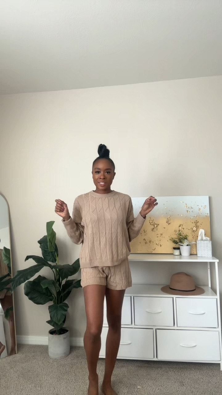 Fall looks: Comfy Sweater set.


#wfhoutfits #falloutfits #sweaterweather

#LTKVideo #LTKWorkwear #LTKFindsUnder50