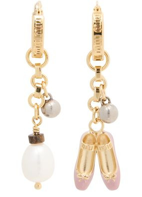 Goldener Ohrringe mit Perlen und Ballerinas - MIU MIU | 24S (APAC/EU)