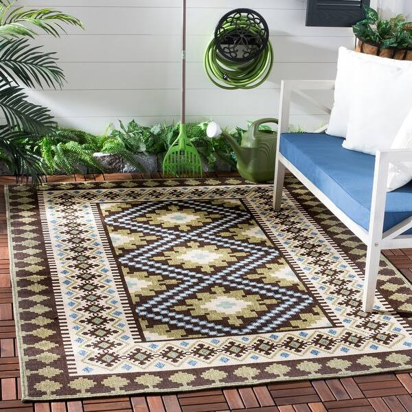 Safavieh Veranda Eyvor Indoor/ Outdoor Rug - 8' x 11' - Black/Cream | Bed Bath & Beyond