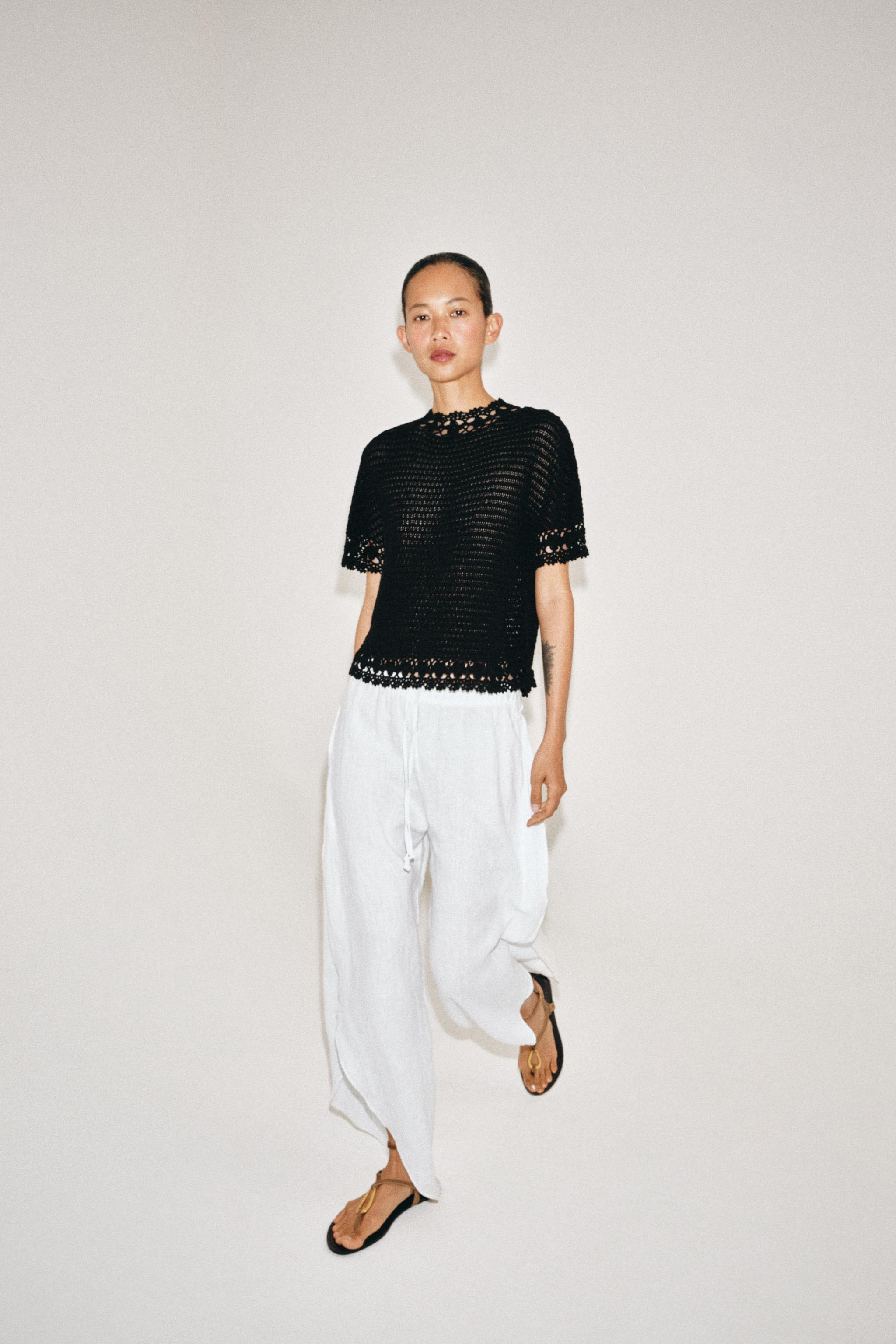 HIGH COLLAR KNIT FLORAL TOP | Zara US