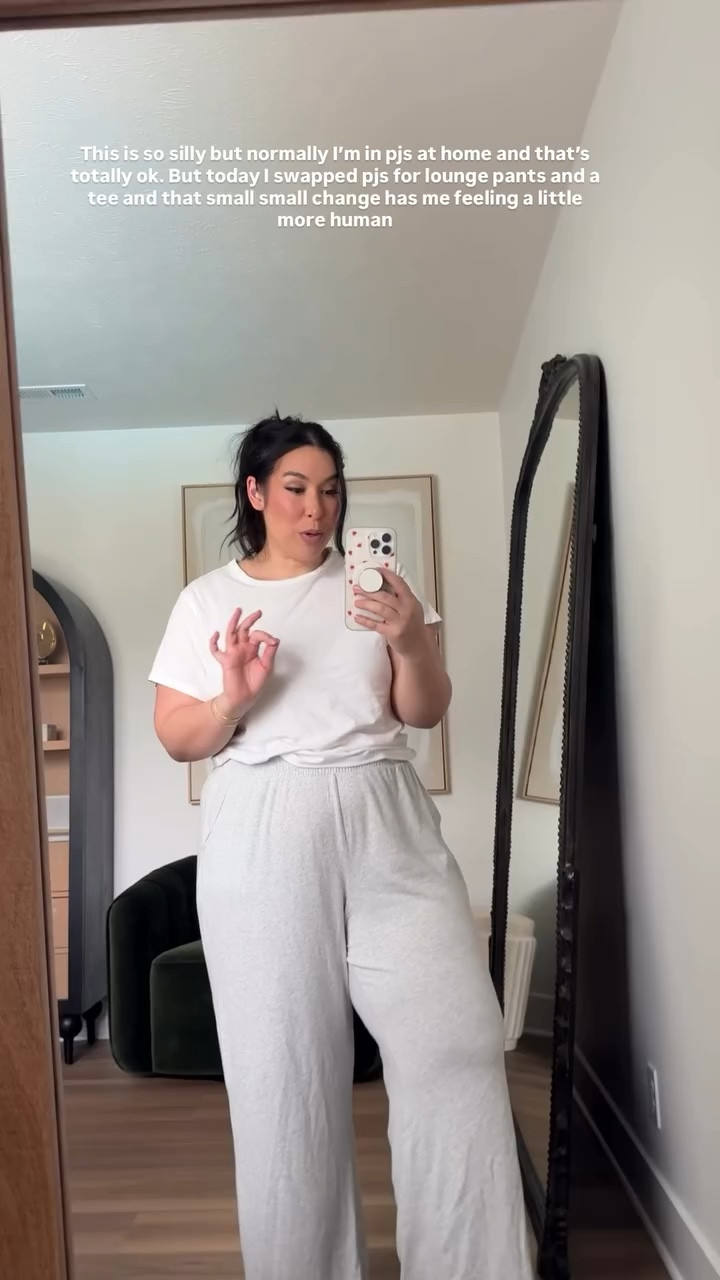 Midsize loungewear outfit!
-
-
-
Midsize fashion, comfy casual, loungewear, ootd, grwm, mom style, everyday outfit ideas

#LTKMidsize #LTKootd #LTKOver40