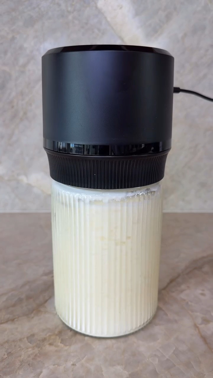 Amazon Electric Butter Maker 🧈. I didn’t lie making butter could be this easy 😳. Just pour, press and it literally churn fresh butter in minutes 🙌💛 @amazon 

#amazonhome #amazonkitchen #kitchenfinds #homemadebutter #foodhack

#LTKHome